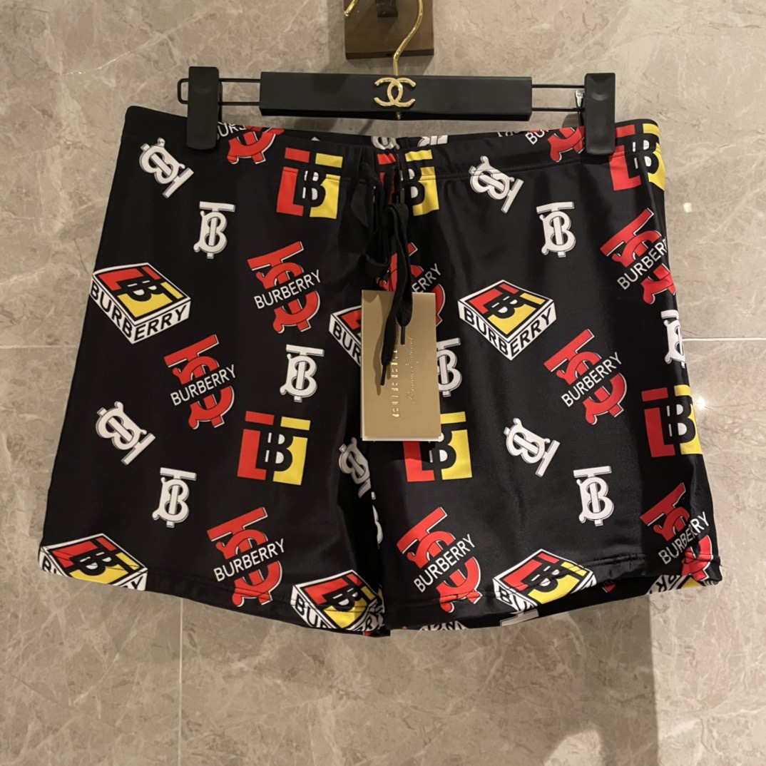 NO:814312,Burberry TB men's swimming trunks, advanced custom-made swimming trunks with drawstring design, new resort series exclusive swimsuit [color] [color] [color] Super love!  [Color] The eyes from the aristocracy are secretly fascinated. The beach show is so beautiful that it is sexy and elegant. Size LXL XXL Can wear 80-220 pounds swimsuit, swimming trunks, bikini, swimsuit, swimming trunks, bikini, burberry, swimsuits, bikinis19860909巴宝莉TB男士泳裤高级定制泳裤抽绳设计 上新度假系列专属泳衣［色][色][色]超级爱！[色]来自贵族的目光暗里着迷 美到冒泡性感与优雅毫无抵抗力的海滩秀 码数 LXL XXL 可穿80-220斤泳衣泳裤比基尼,泳衣，泳裤，比基尼,burberry,swimsuits,bikinis,accessory