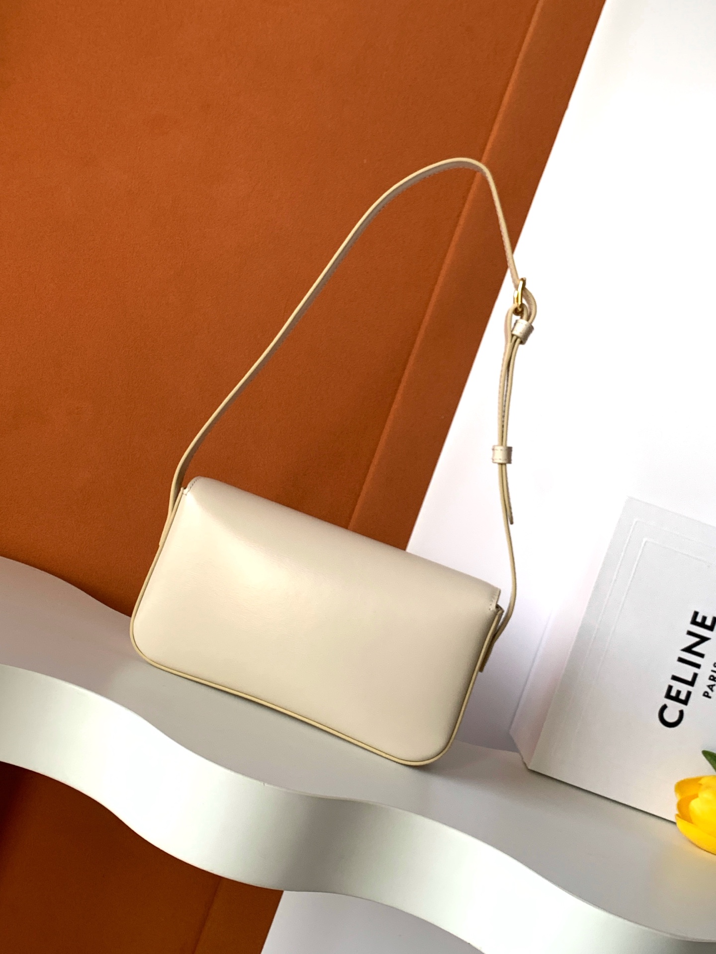 Celine 千呼万盼，秀场新品 CELIN*TRIOME