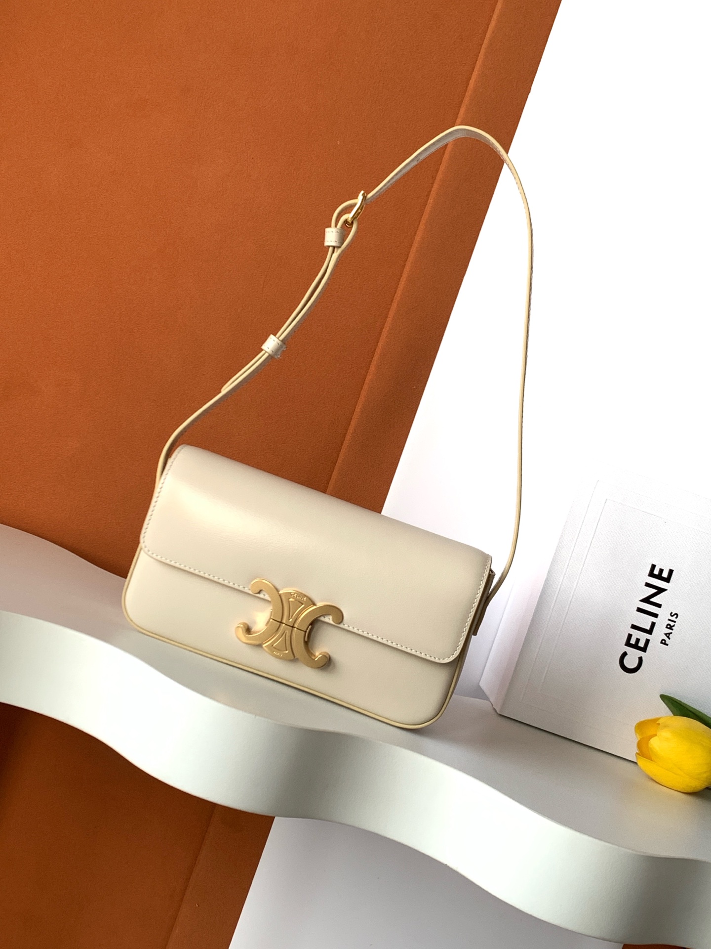 Celine 千呼万盼，秀场新品 CELIN*TRIOME