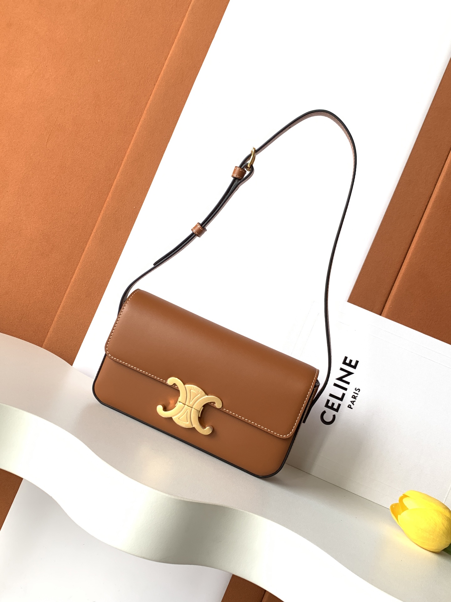 Celine 千呼万盼，秀场新品 CELIN*TRIOME