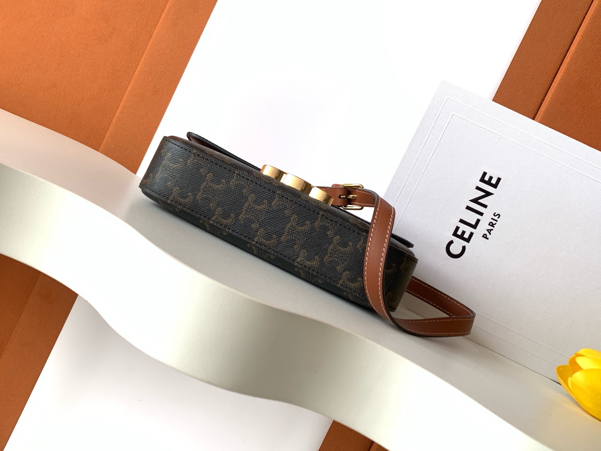 Celine 千呼万盼，秀场新品 CELIN*TRIOME