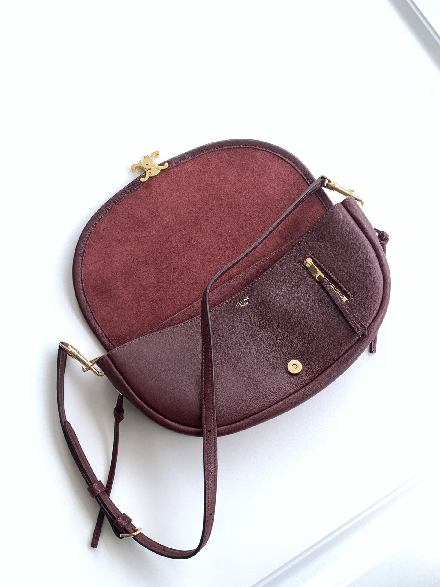 Fendi 全钢五金CE Halfmoon 半月包 mini到货