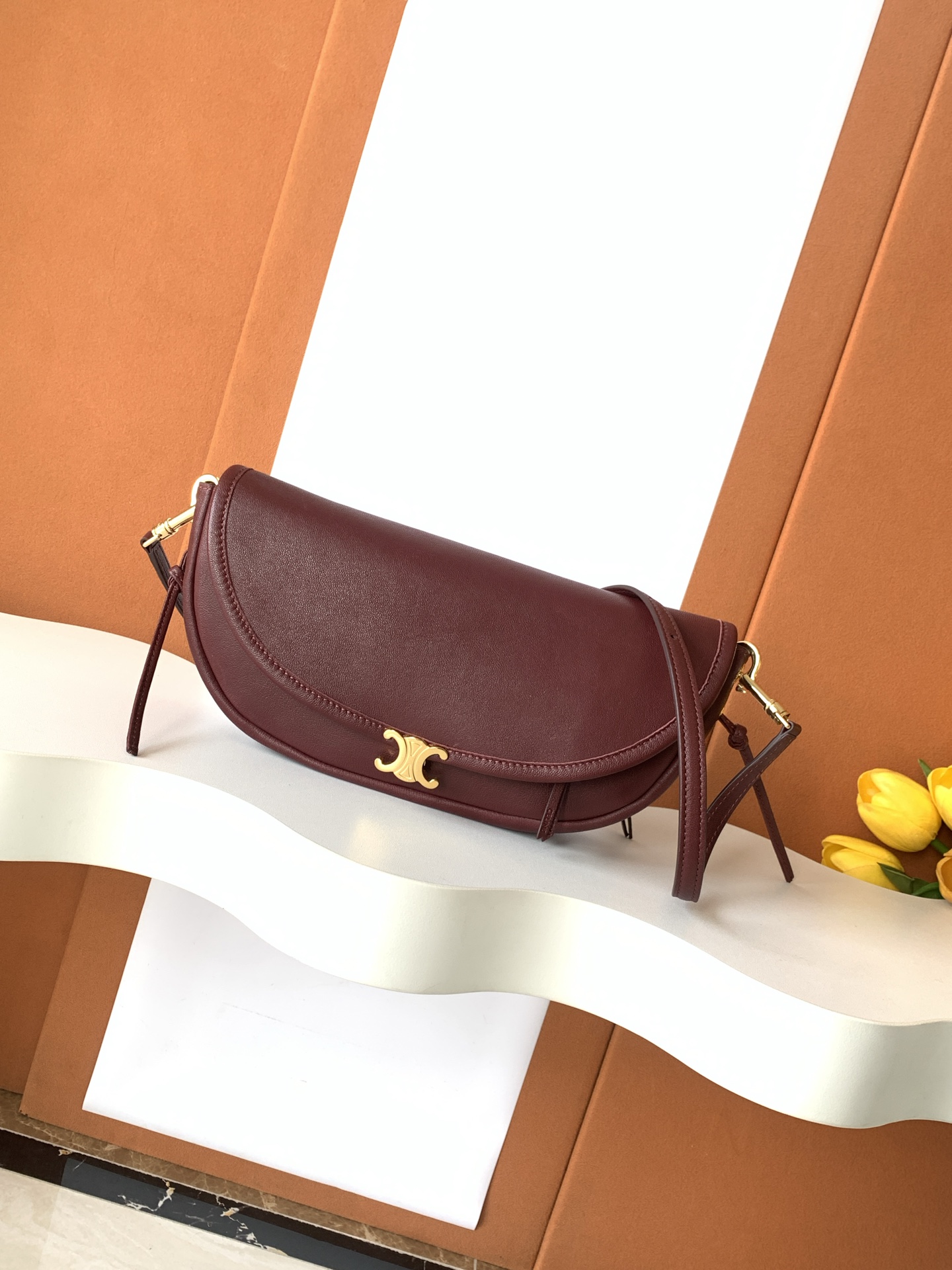 Fendi 全钢五金CE Halfmoon 半月包 mini到货