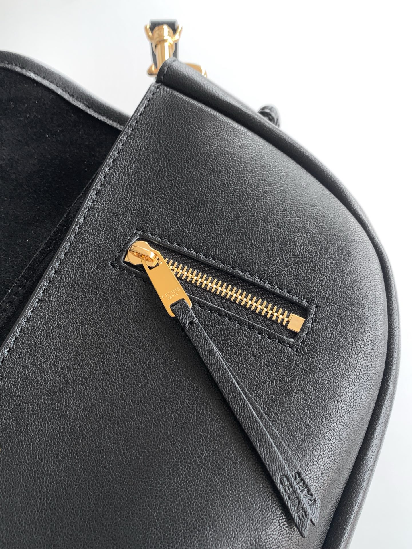 Fendi 全钢五金CE Halfmoon 半月包 mini到货