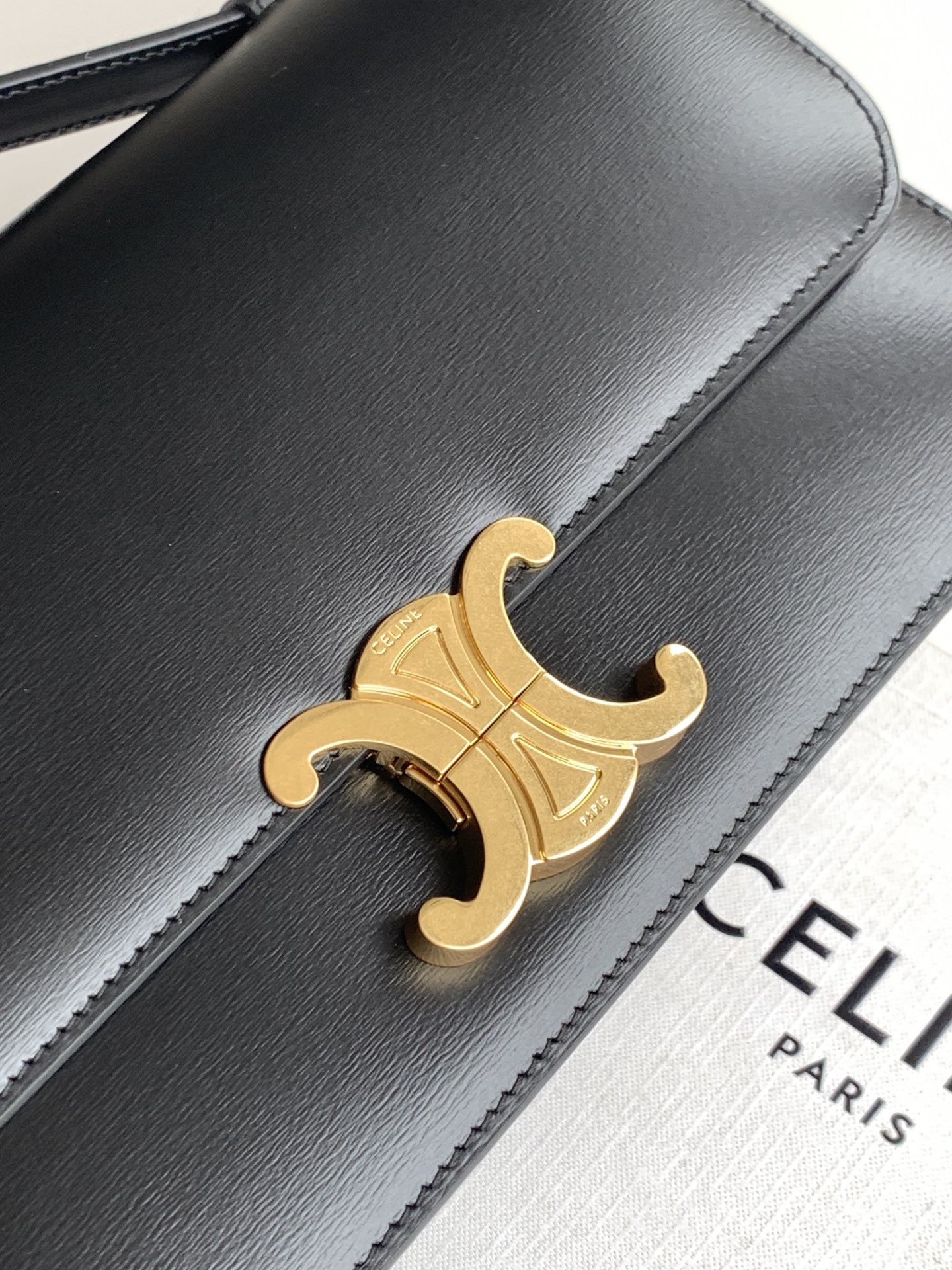 Coach CE Halfmoon 新品到货