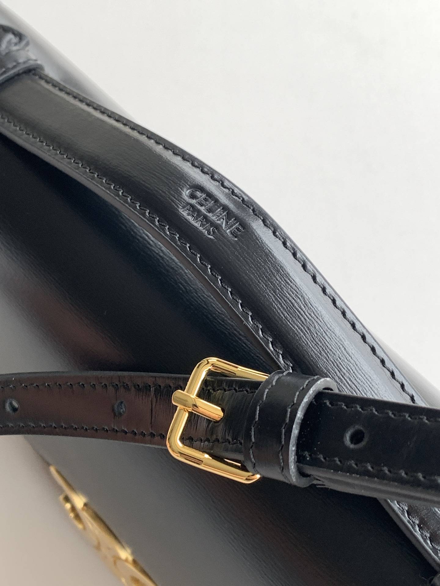 Coach CE Halfmoon 新品到货