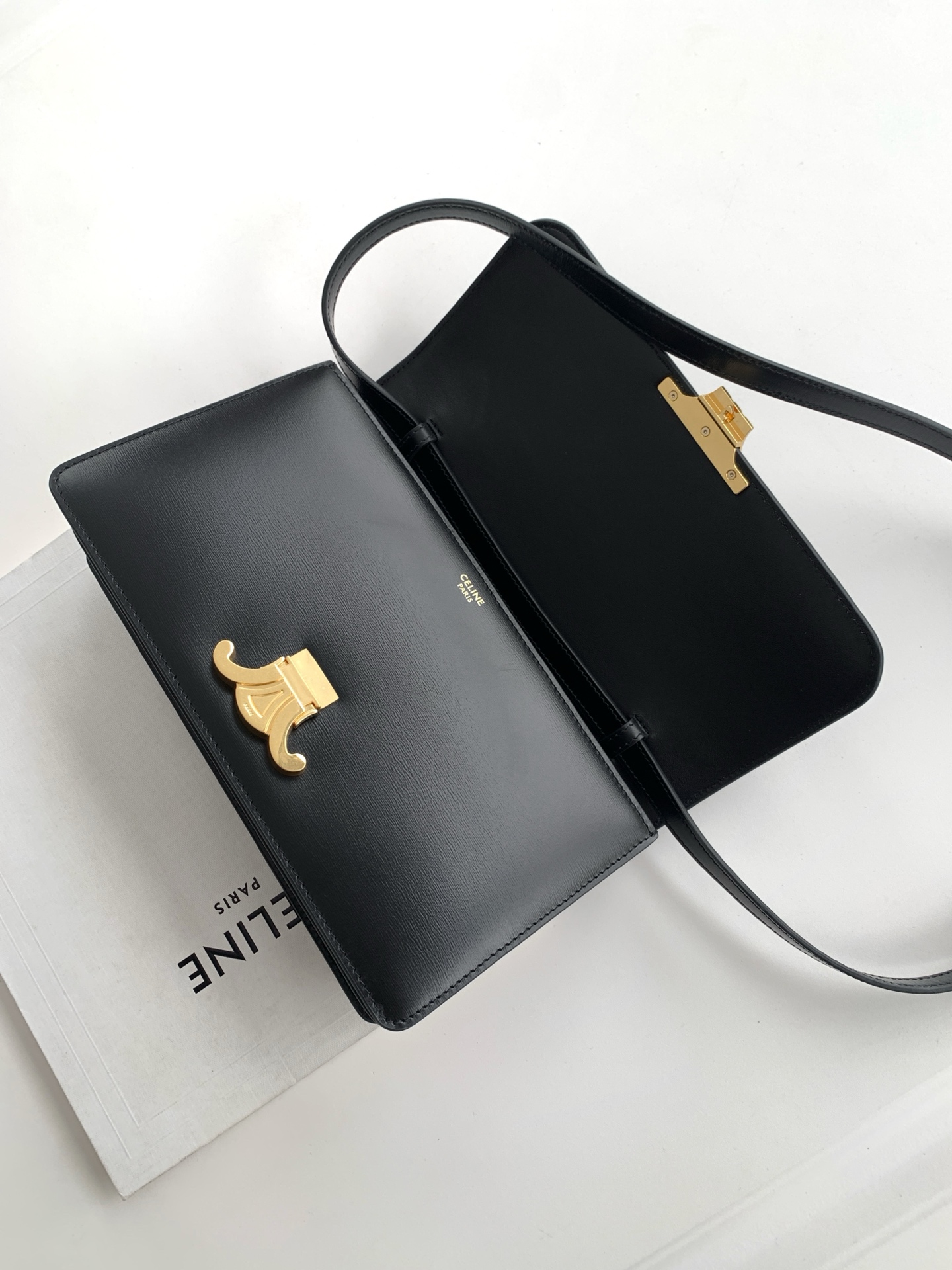Coach CE Halfmoon 新品到货