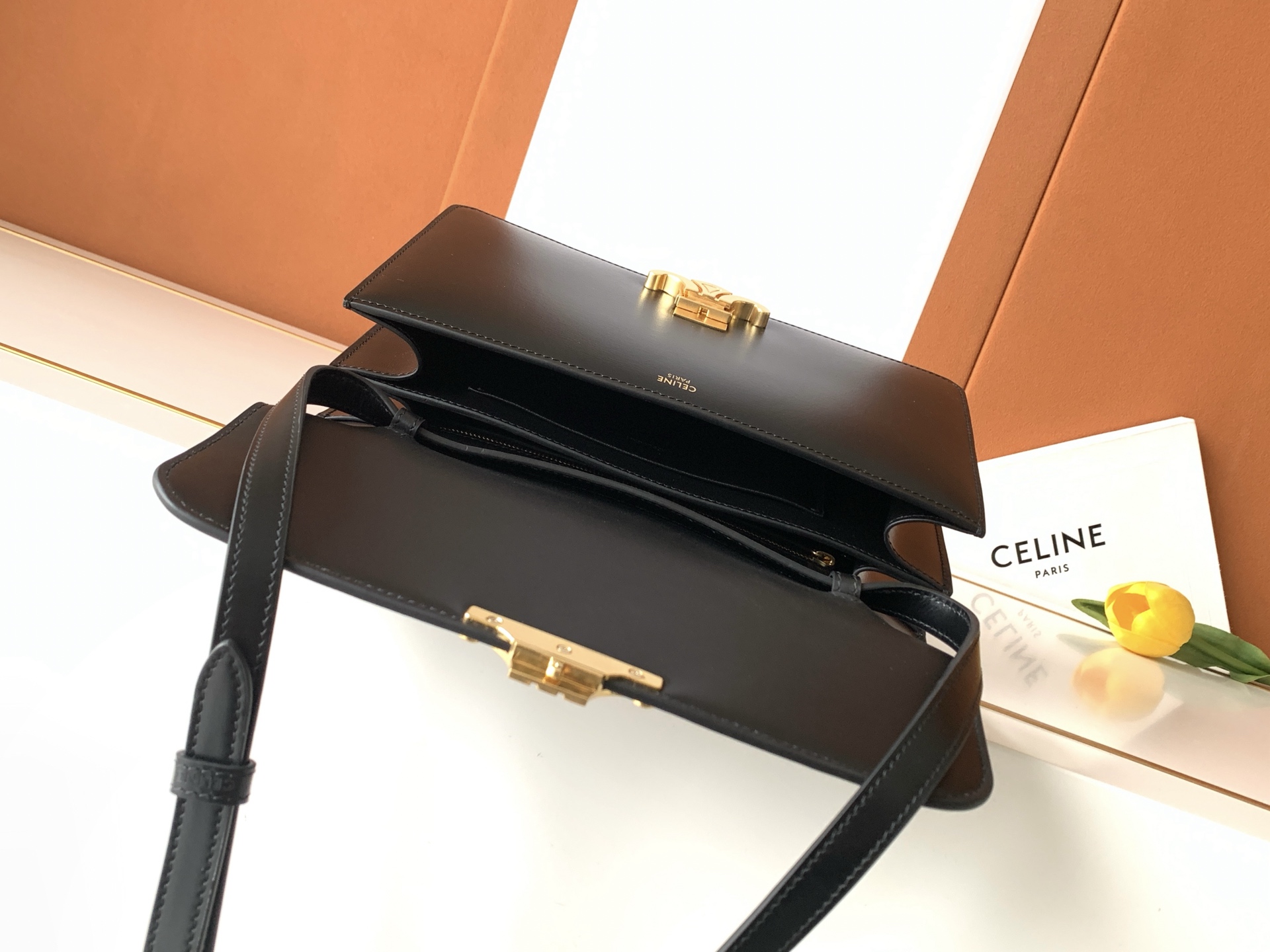 Coach CE Halfmoon 新品到货