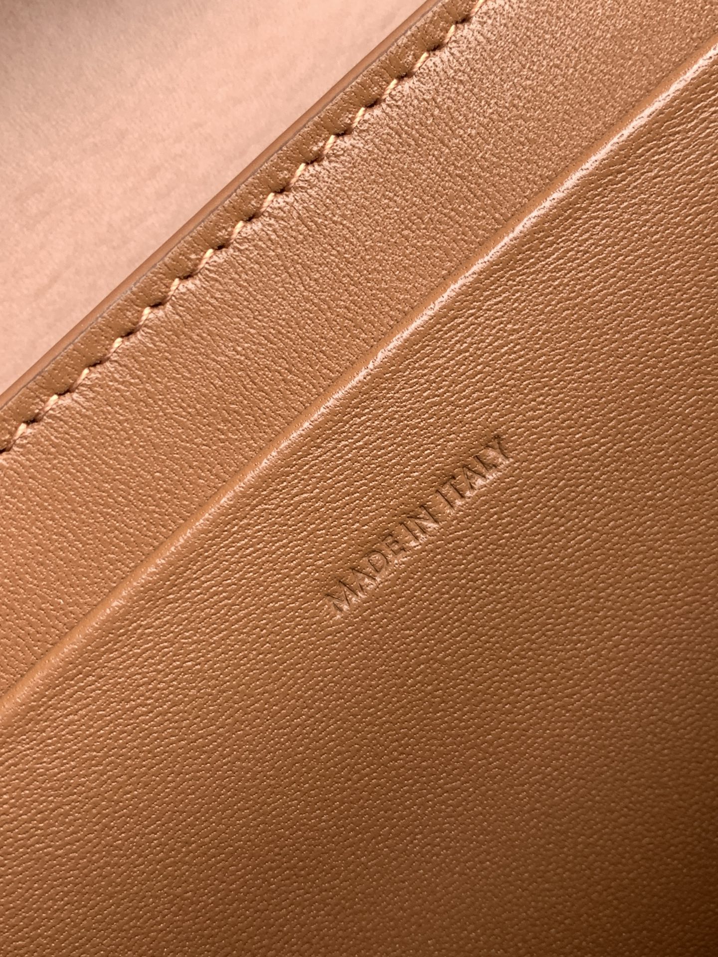 Coach CE Halfmoon 新品到货