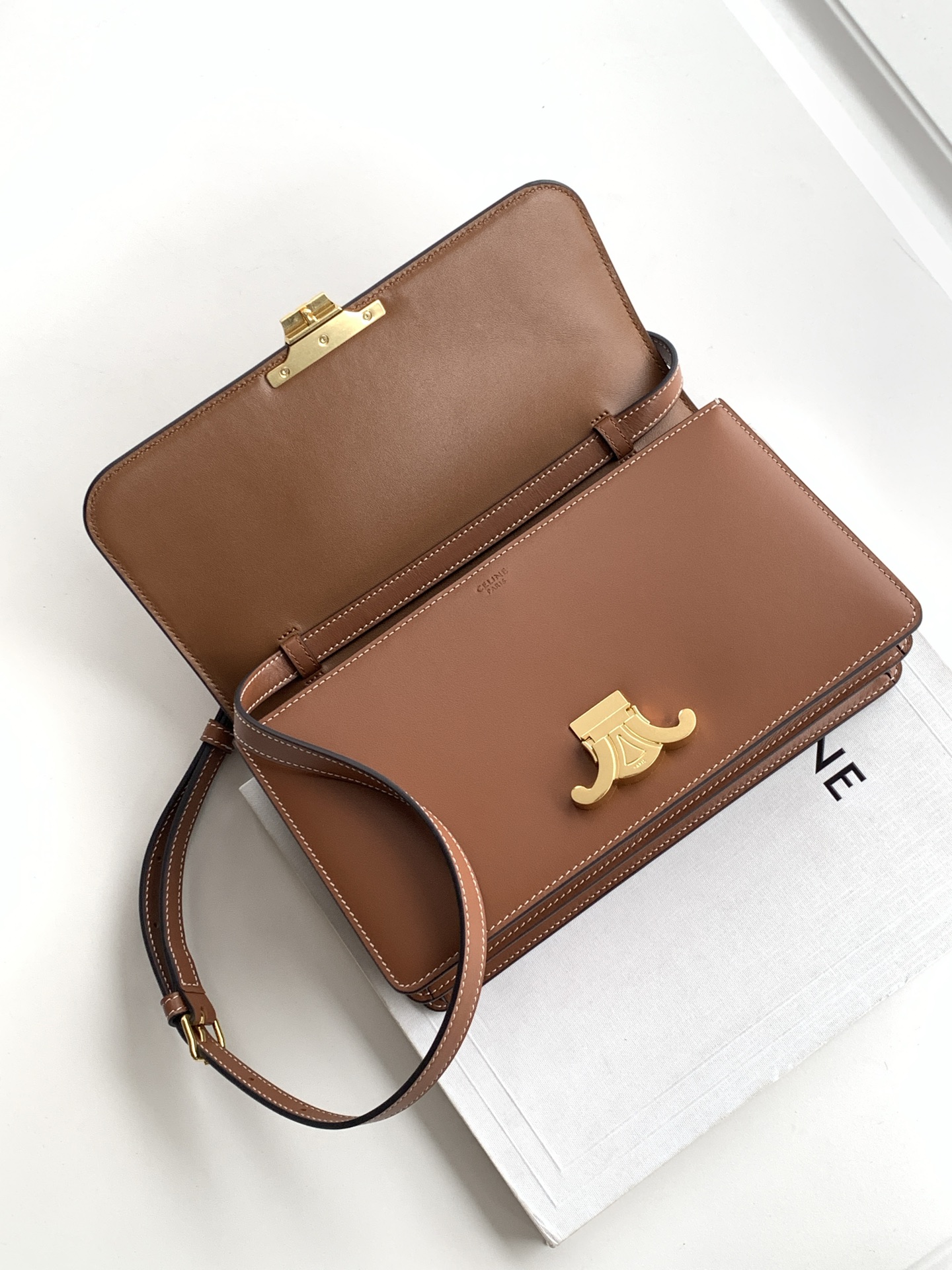 Coach CE Halfmoon 新品到货