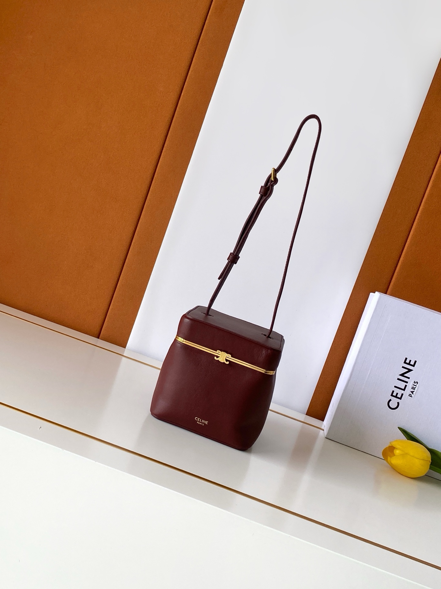 2026 TRIOMPHE FRAME “ 👜” TRIOMPHE 124232
Taglia 12.5*12.5*12.5