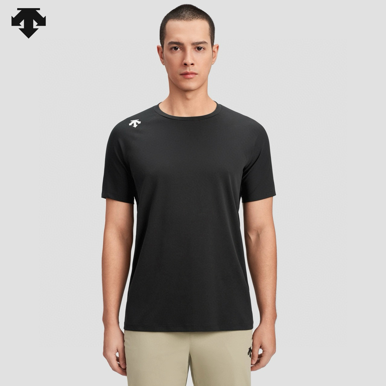 P90💰
Ds/迪桑特25夏季新款!男士户外运动健身跑步客供棉质速干短袖!观网同步!代工厂出品!品相很赞!全身拼接裁剪工艺!插肩袖设计!客供棉质面料!手感非常细腻亲肤!穿着舒适!持久耐洗!透气速干排汗!无感轻薄!集多重优点于一身!真的太赞了!渠道货源!掌柜力荐!喜欢的千万别错过!
颜色:黑色,白色,绿色,
尺码m-2xl
m胸围100衣长69肩宽38
L胸围102衣长 70 肩宽40
xl胸围106衣长72肩宽41
2xl胸围110衣长74肩宽42