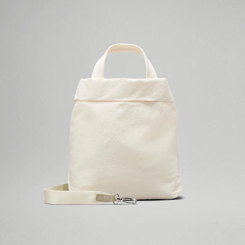 Lululemon sports bag featuring a 19L capacity, suitable for everyday - Bag 4