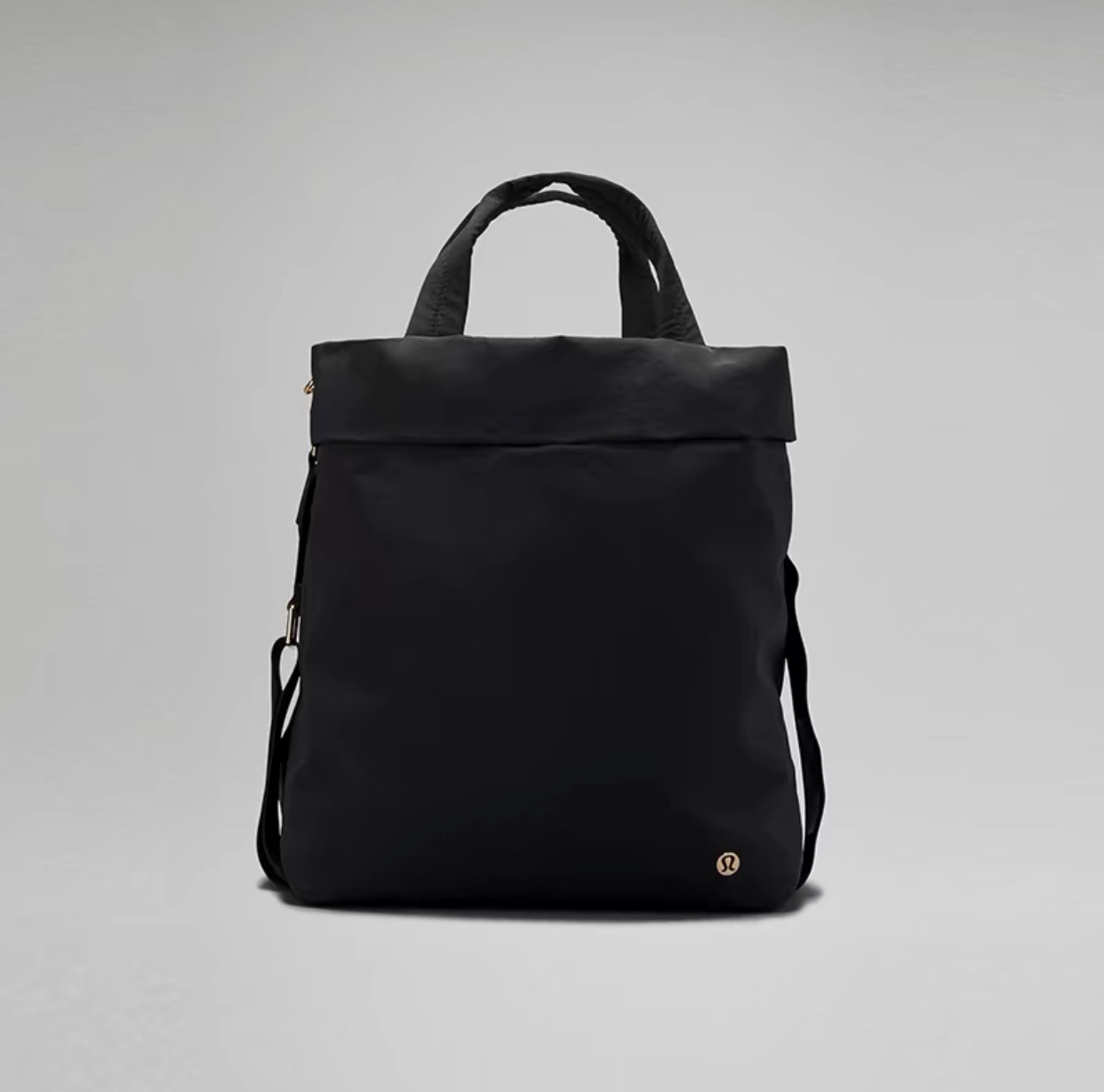 Lululemon sports bag featuring a 19L capacity, suitable for everyday - Bag 3