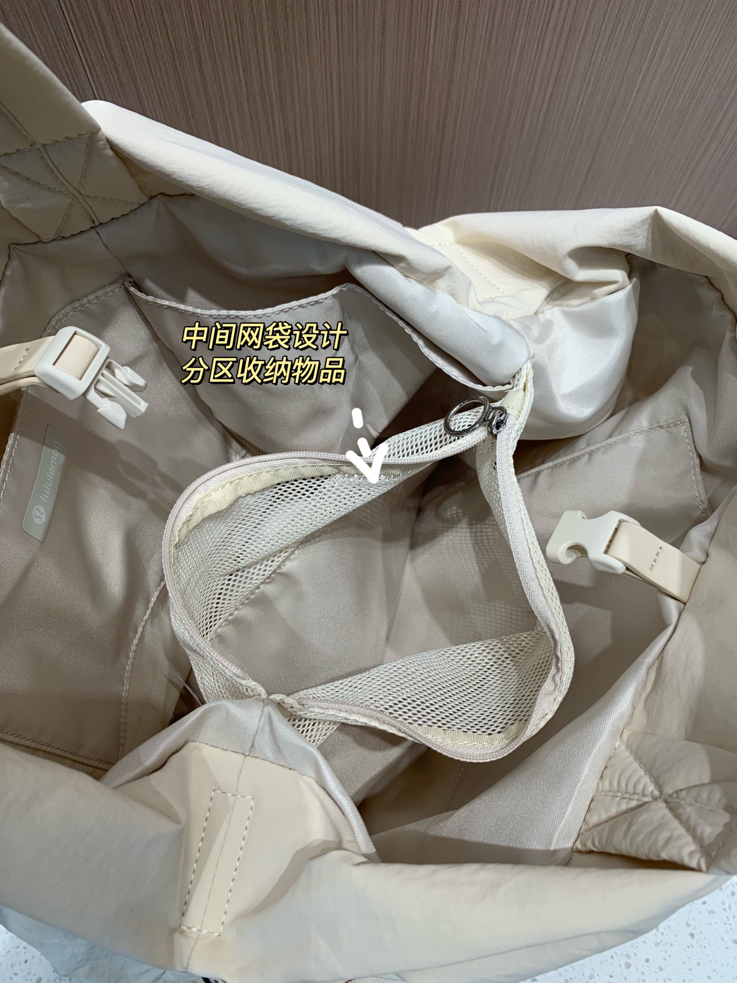 Multiple pockets inside for convenient zoning and storage - Lifestyle 3