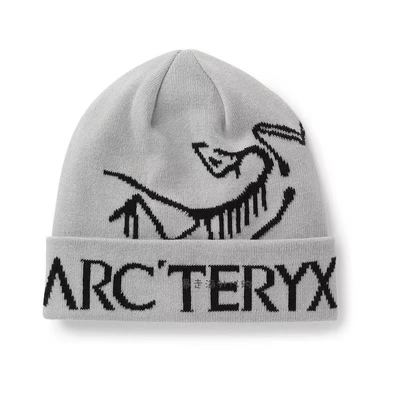 Today we have a knitted woolen hat from Bird's Home - Lifestyle 3
