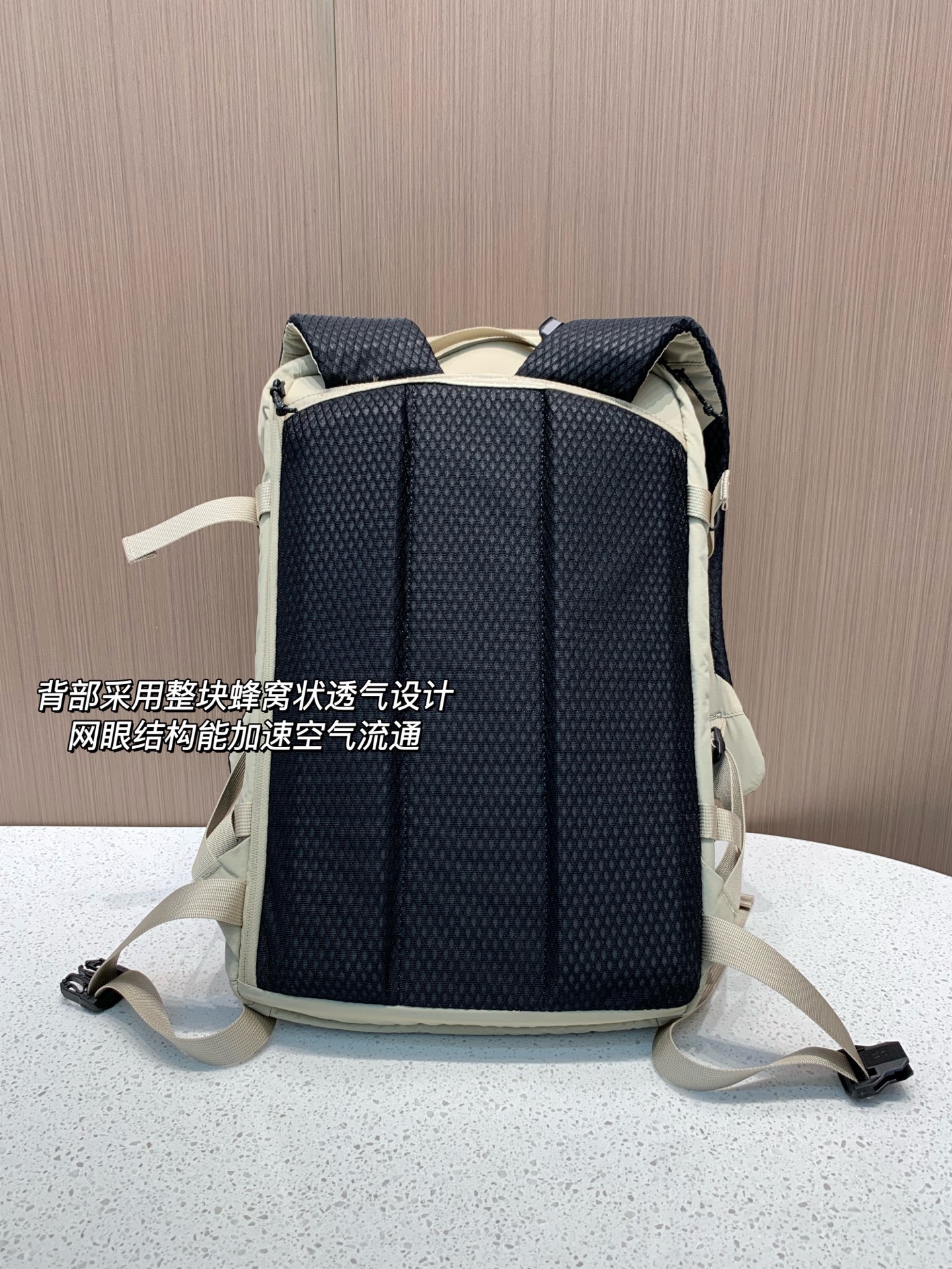 The On Speed Backpack features an ergonomic carrying system engineered - Comprehensive 8