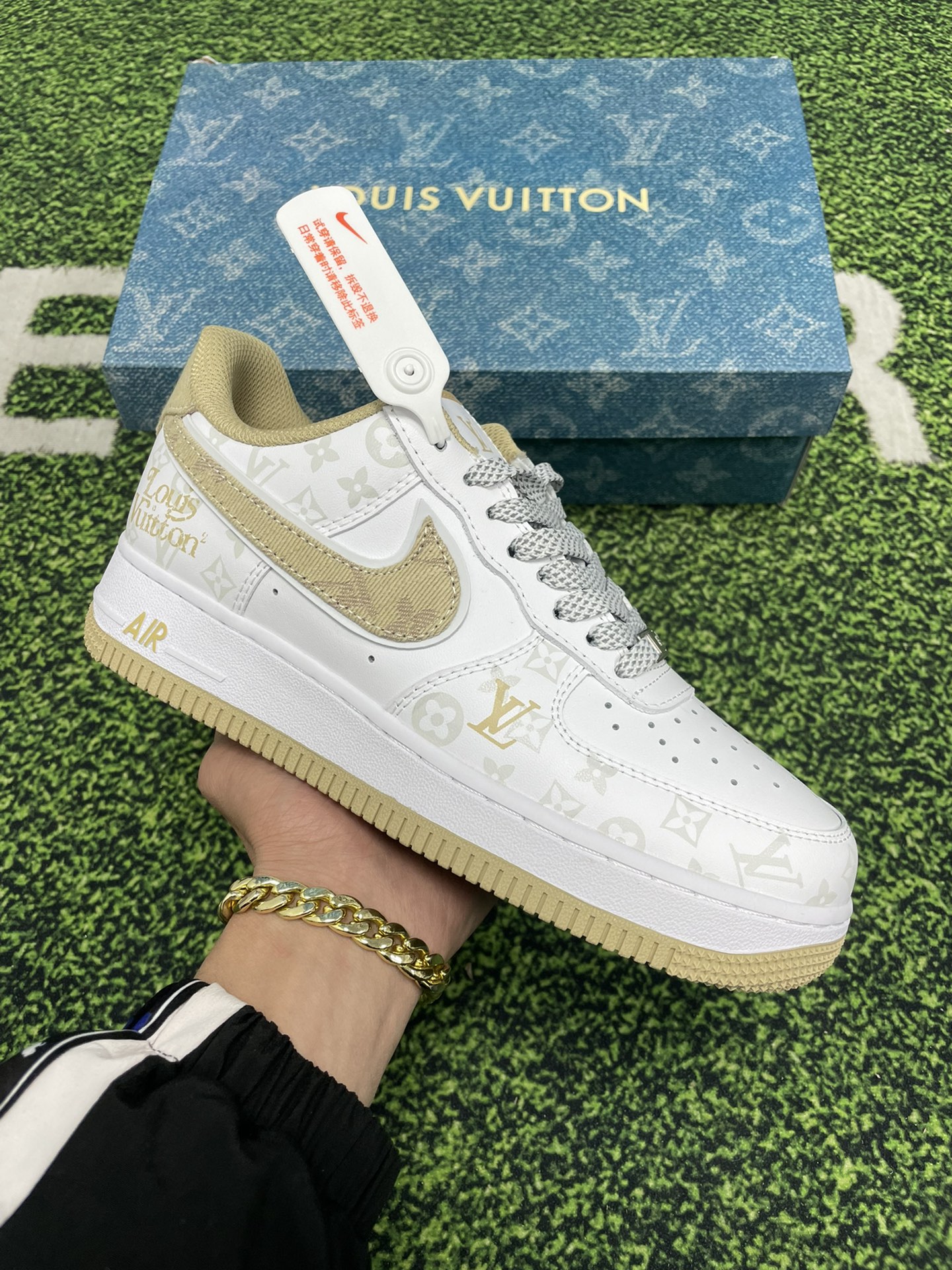 “High-Quality Nike Air Force 1 LOW Cash Purchase in Various Sizes”