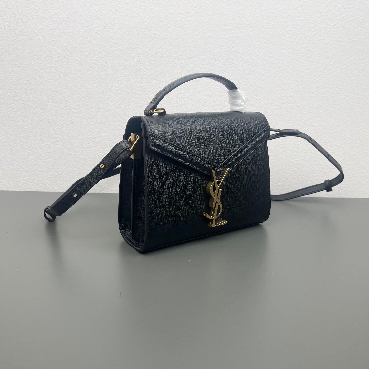 Saint Laurent Classic Handcrafted Luxury Leather Shoulder Bag Ref 2