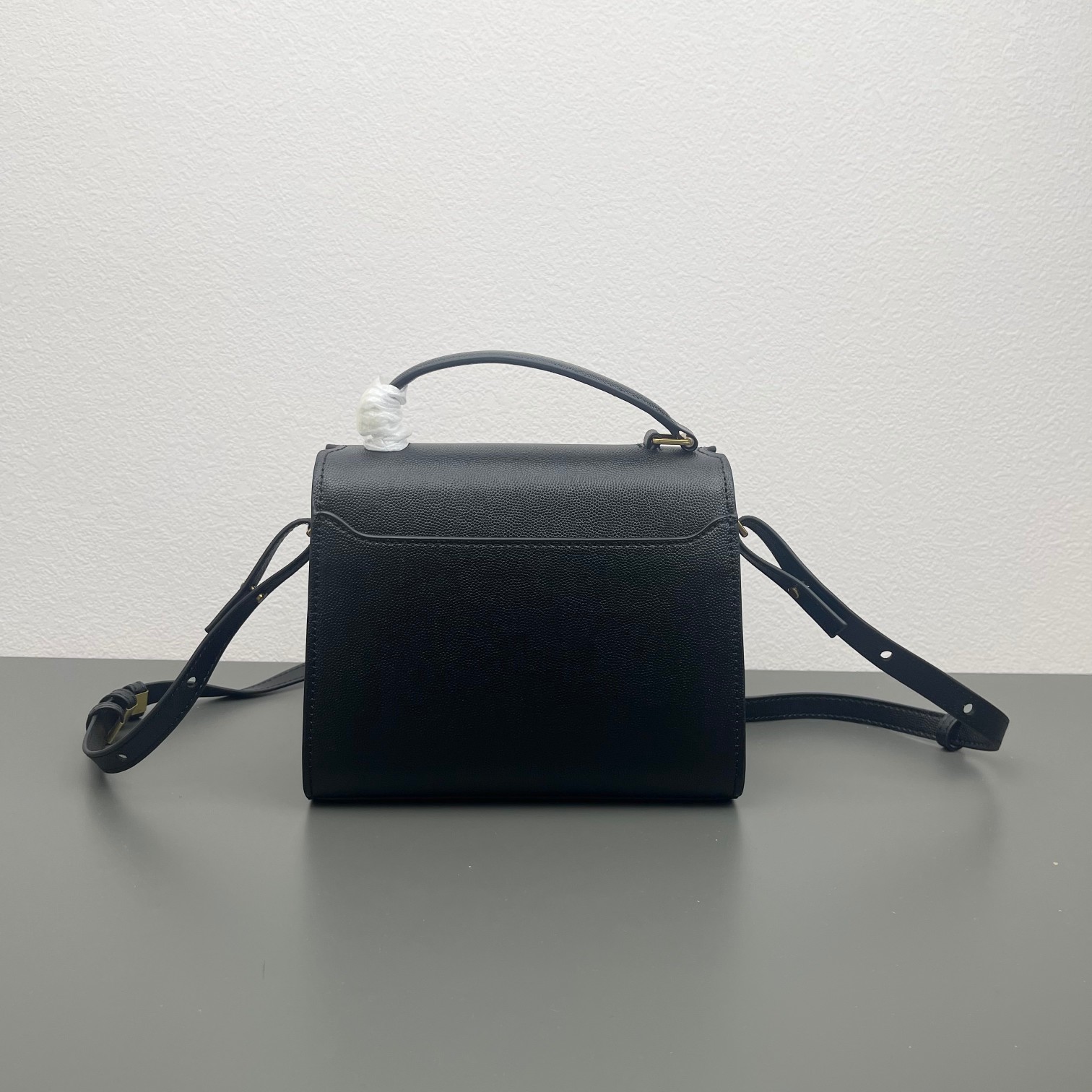Saint Laurent Classic Handcrafted Luxury Leather Shoulder Bag Ref 3