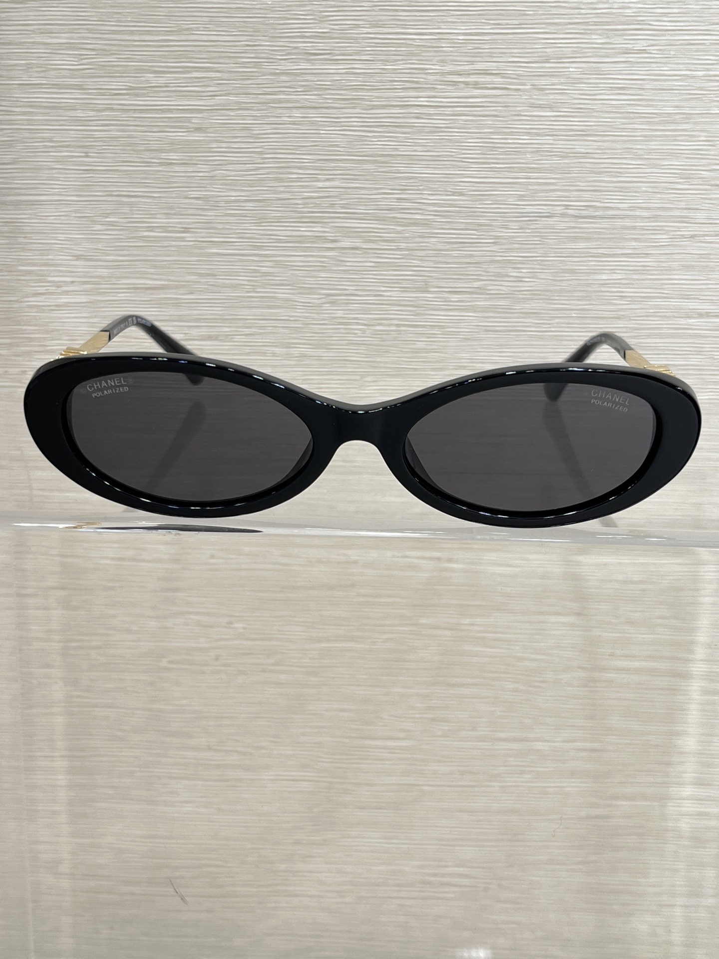 NO:856800,CH5565 polarized model is super popular, high-end black gold cat-eye sunglasses, letter temples, eternal classics, treasure items, anti-stain wear items, Cardia high-end accessories19860909CH5565 偏光款超级火爆 高级感黑金猫眼墨镜 字母镜腿万年经典 宝藏单品防嗮穿搭单品,,卡迪亚高端饰品,Jewelry