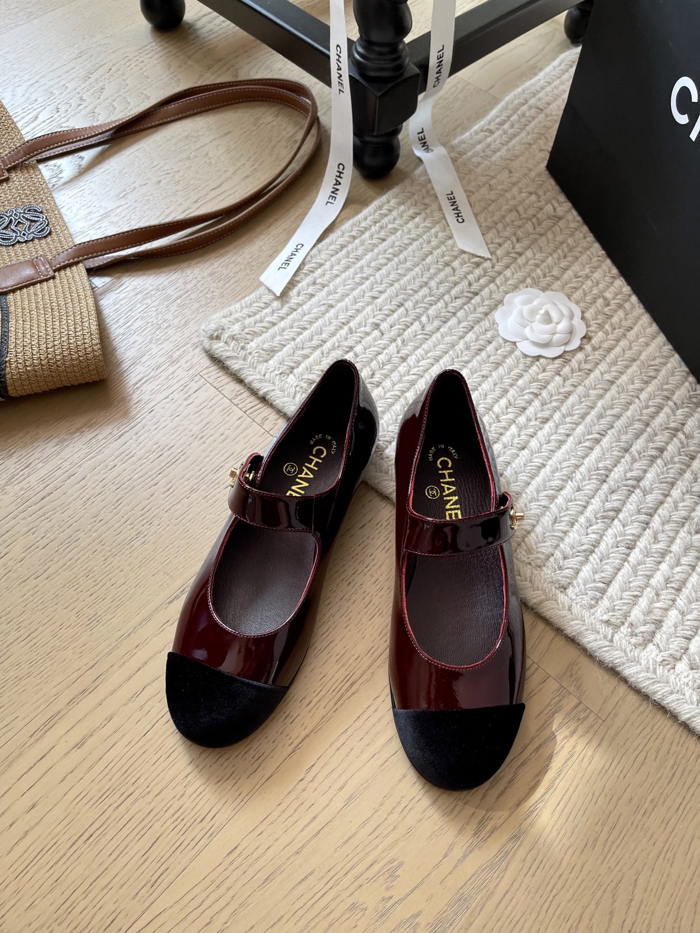 NO:406833,Chanel 25P new Mary Jane flat shoes!  Top version!  First sale, upper sheepskin/paper leather footbed sheepskin genuine leather outsole size 34-41 '34 40 41 non-return and exchange', single shoes, chanel, mary jane, sheepskin, Leather soles19860909Chanel 25P新款玛丽珍平底单鞋！ 顶级版本！抢先发售 鞋面羊皮/漆皮 垫脚羊皮 真皮大底 码数34-41 「34 40 41不退换」,单鞋,chanel,mary jane,sheepskin,Leather soles,Women's Shoes