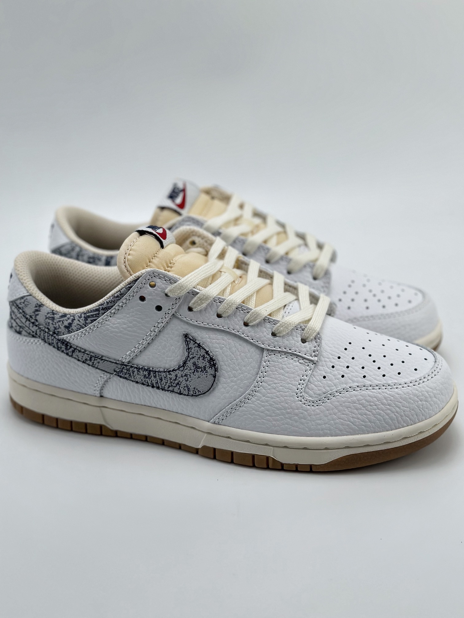 Nike SB Dunk Low Washed Denim FN6881-100