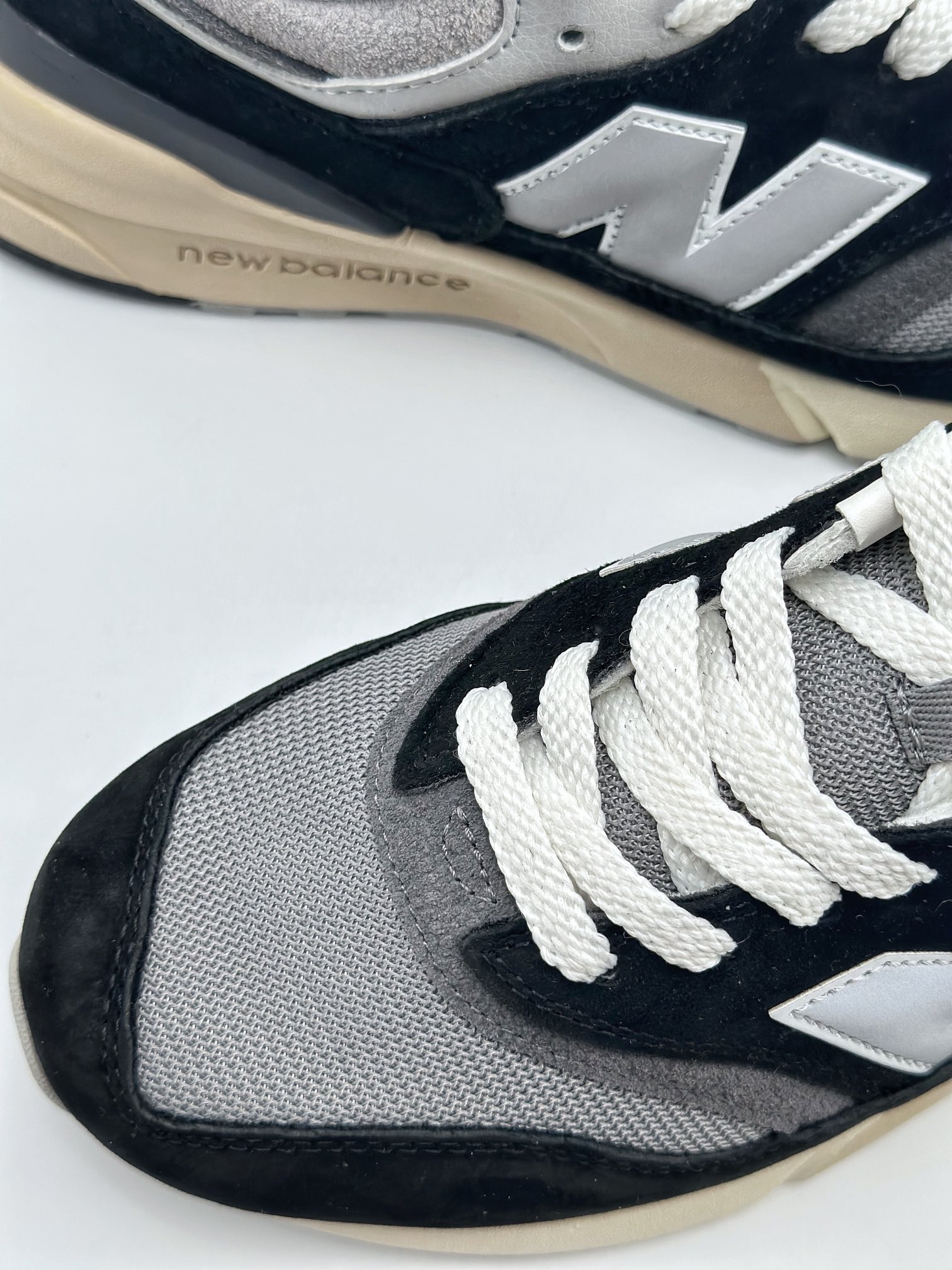 New Balance 997R Improved Edition Classic Retro Thick-soled Casual Sports Jogging Shoes U997RAAPP