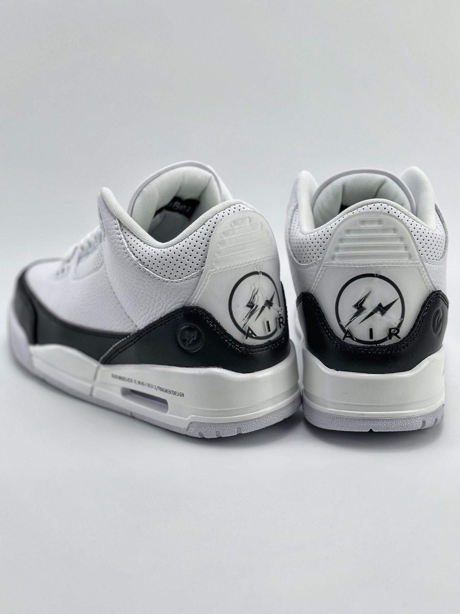 Air Jordan 3 Retro x Fragment Design ”White” Fujiwara Hiroshi Lightning Joint DA3595-100