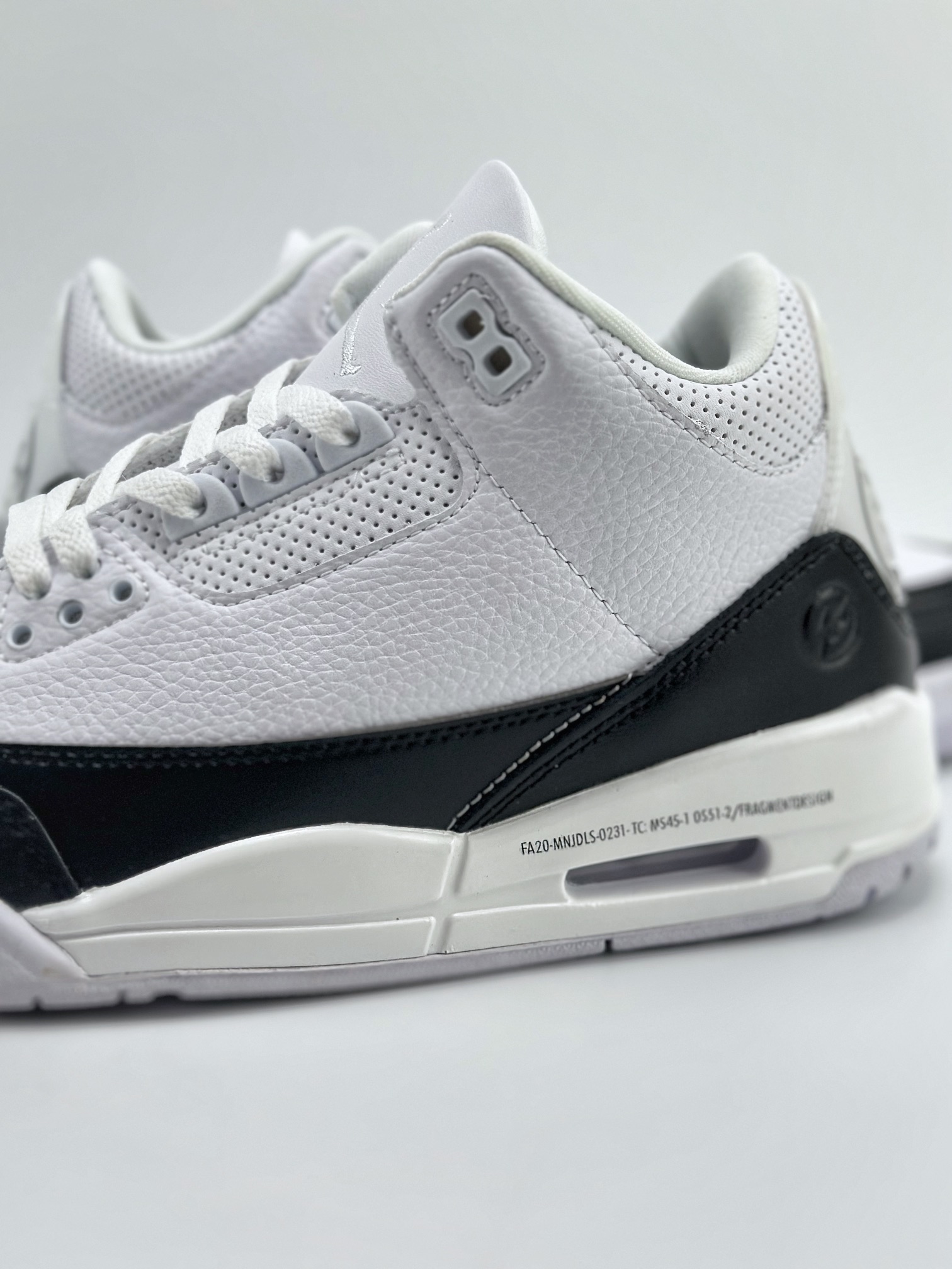 Air Jordan 3 Retro x Fragment Design ”White” Fujiwara Hiroshi Lightning Joint DA3595-100