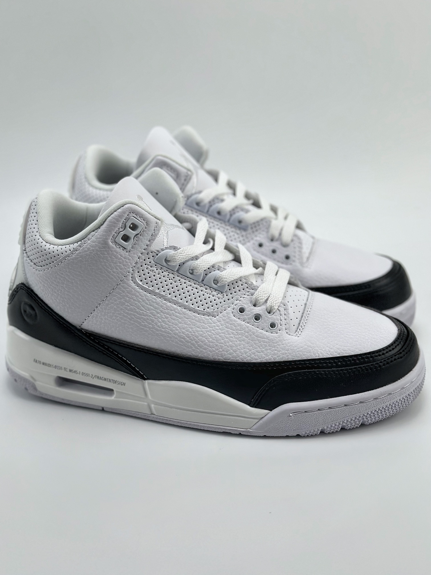 Air Jordan 3 Retro x Fragment Design ”White” Fujiwara Hiroshi Lightning Joint DA3595-100