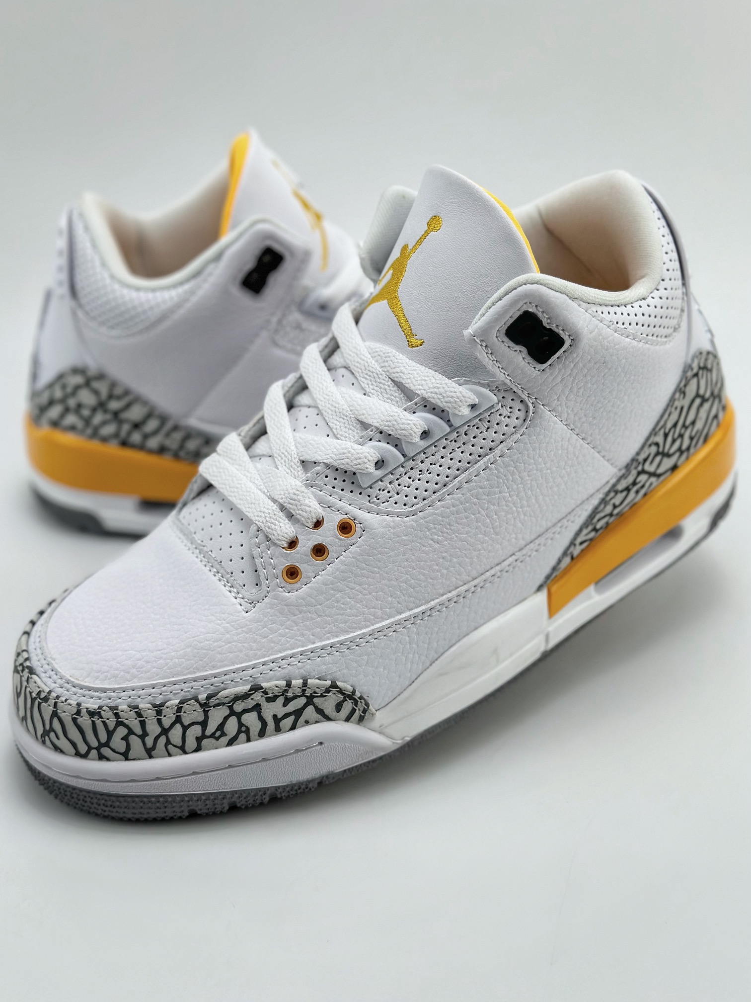 Air Jordan 3 Retro Retro Basketball Shoes