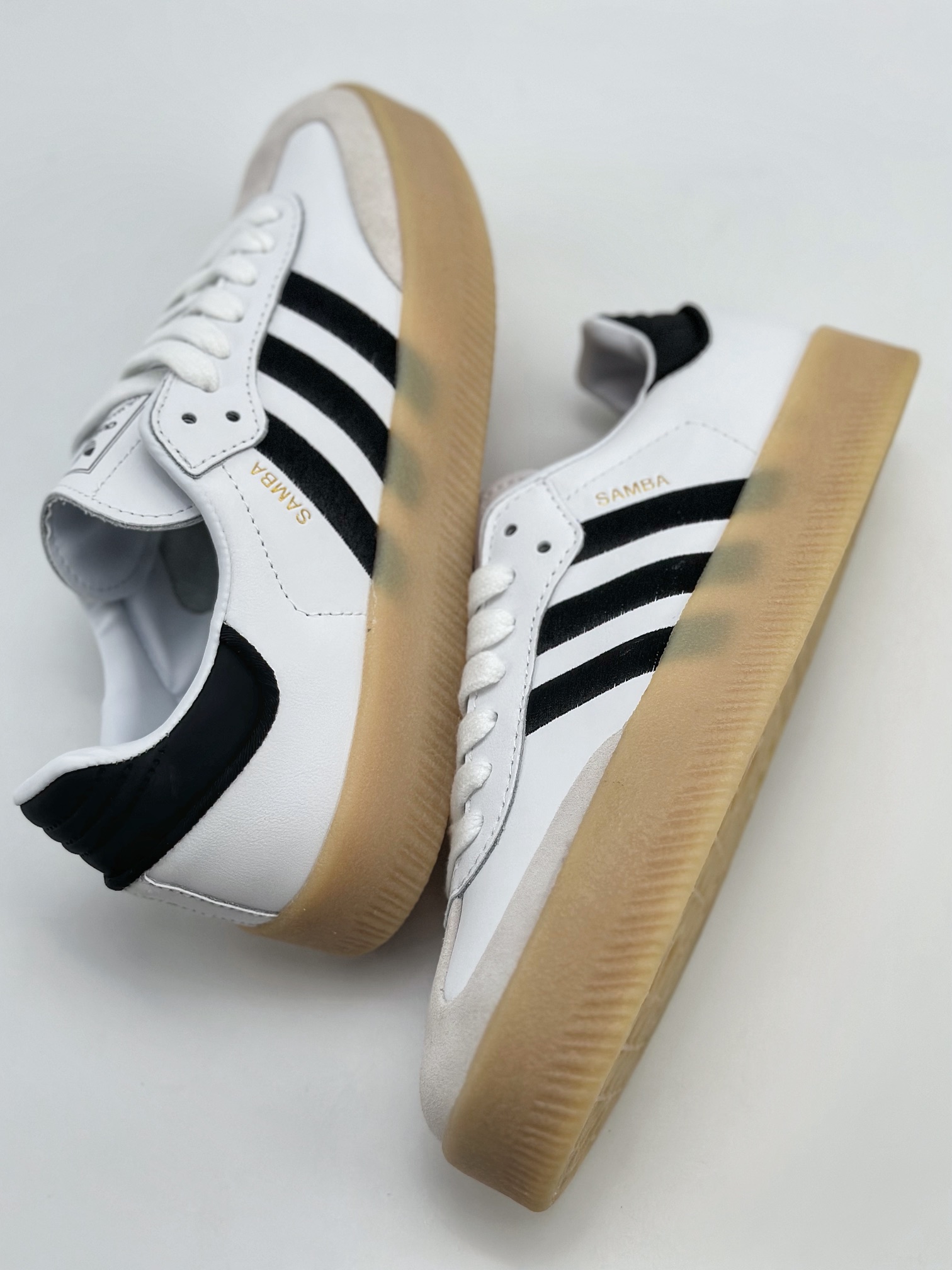 170 Adidas Samba VEGAN 百搭单品这款运动鞋 IG5744SJ