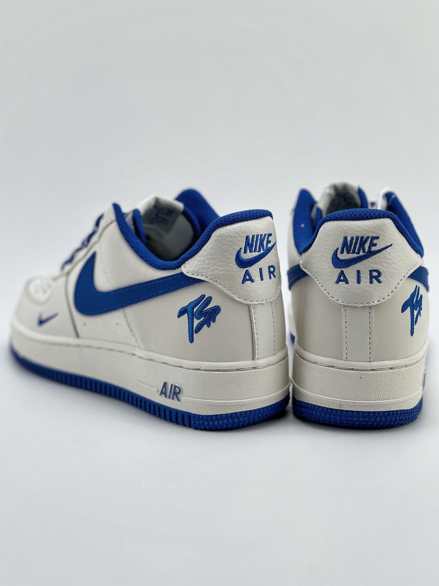 Nike Air Force 1 Low 07 TS x Supreme three-party joint white and blue PF9055-753