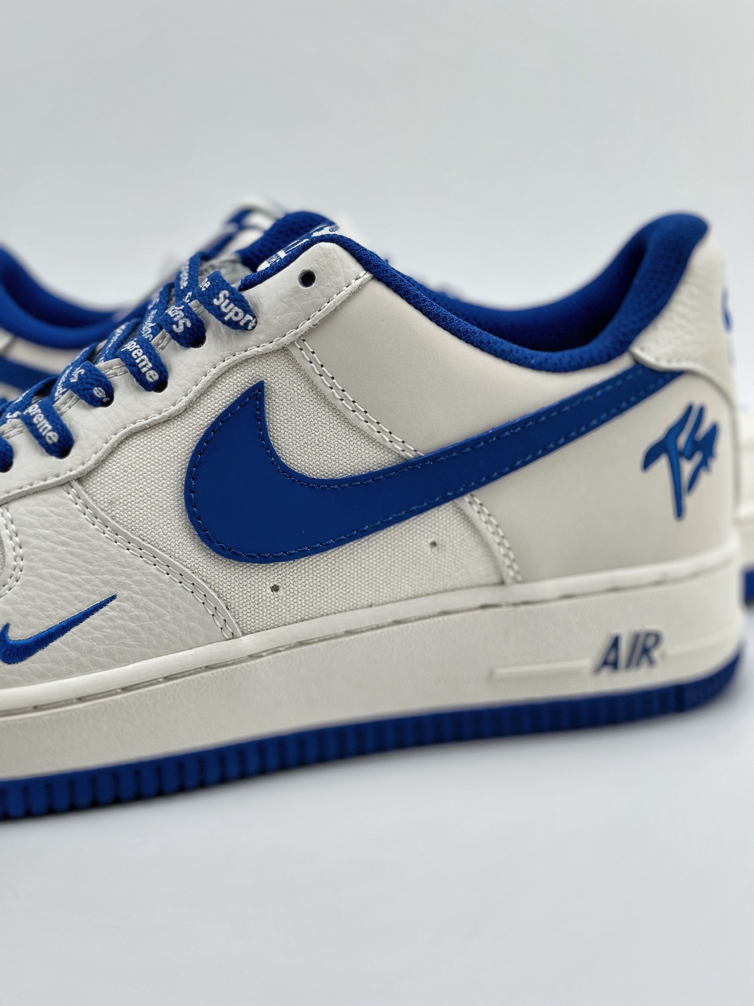 Nike Air Force 1 Low 07 TS x Supreme three-party joint white and blue PF9055-753