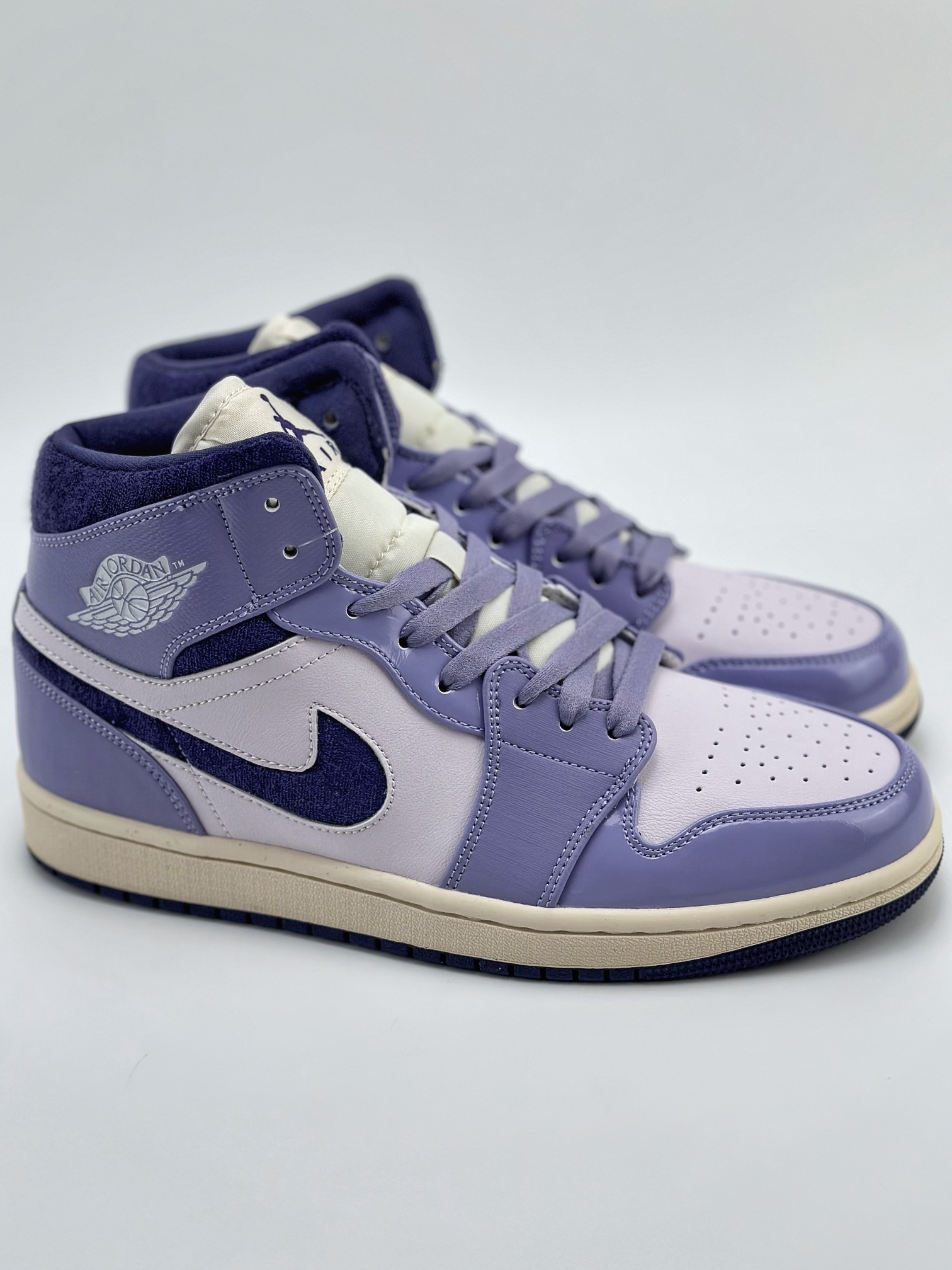 220 Air Jordan 1 Mid "Purple Chenille" 白紫 DZ3745-500