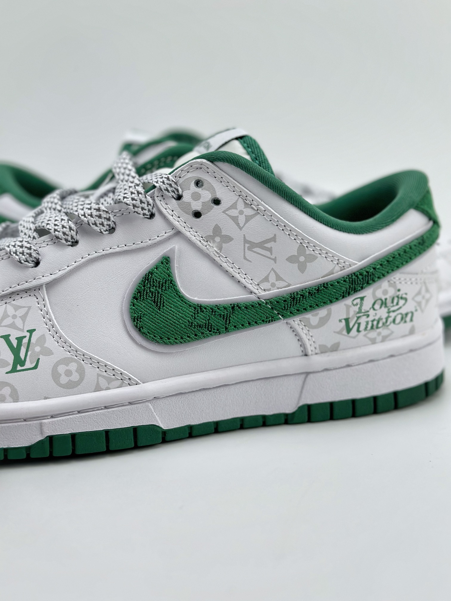 Nike SB Dunk Low x Louis Vuitton White and Green LV Print DD1391-125