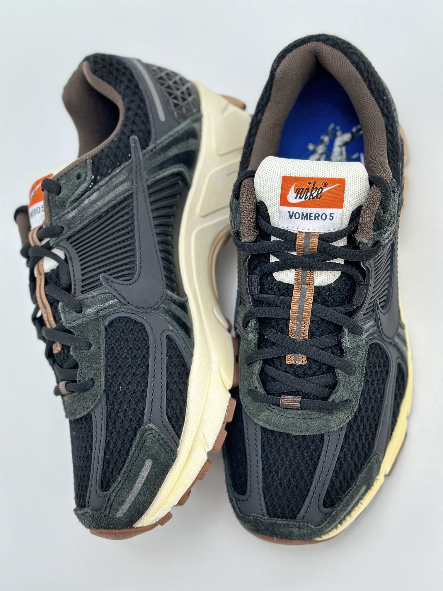 NIKE ZOOM Vomero 5 SP 复古风潮 网面透气运动鞋 FD0533-010