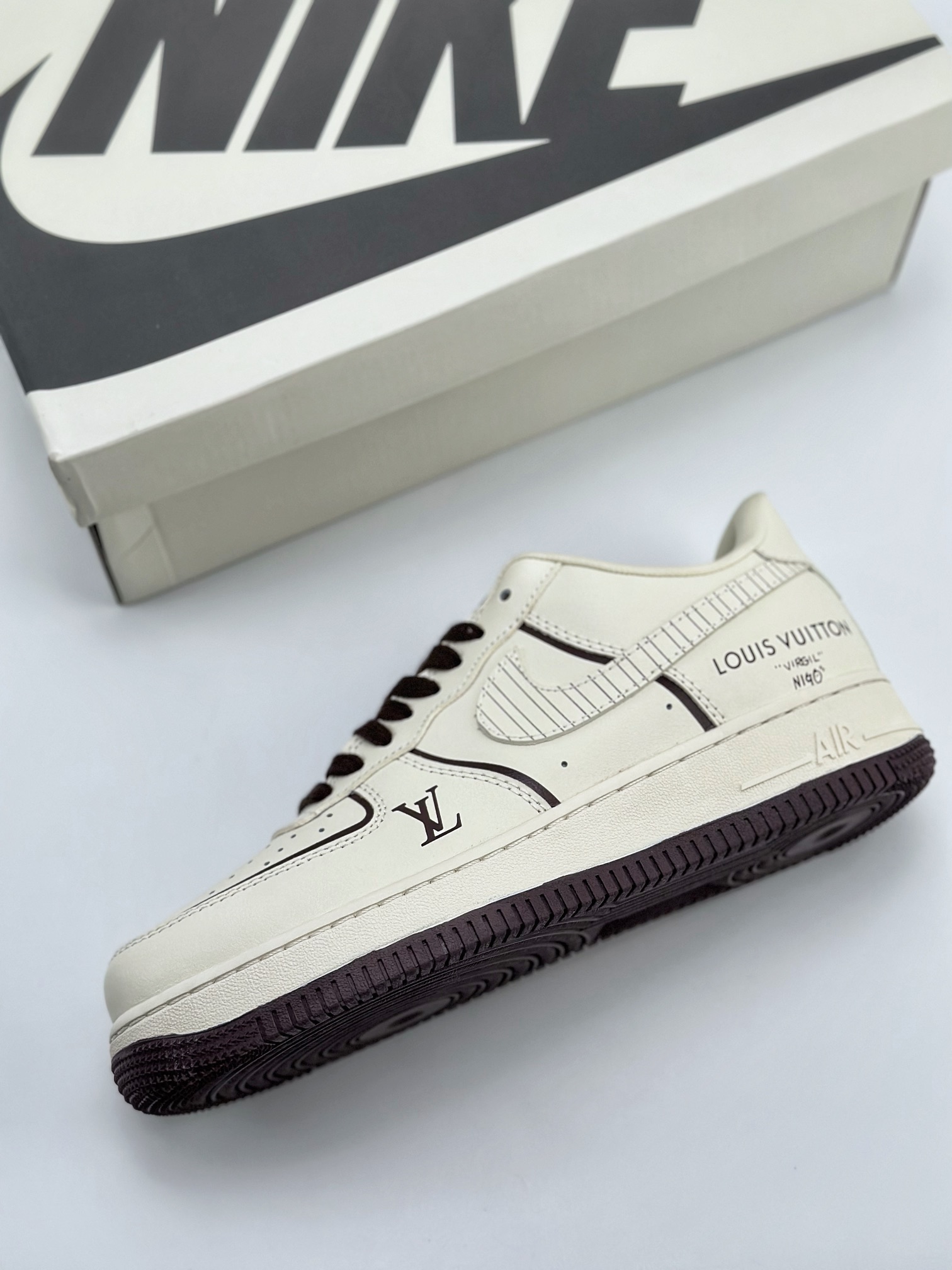 Nike Air Force 1 Low 07 x Louis Vuitton CT3228-300