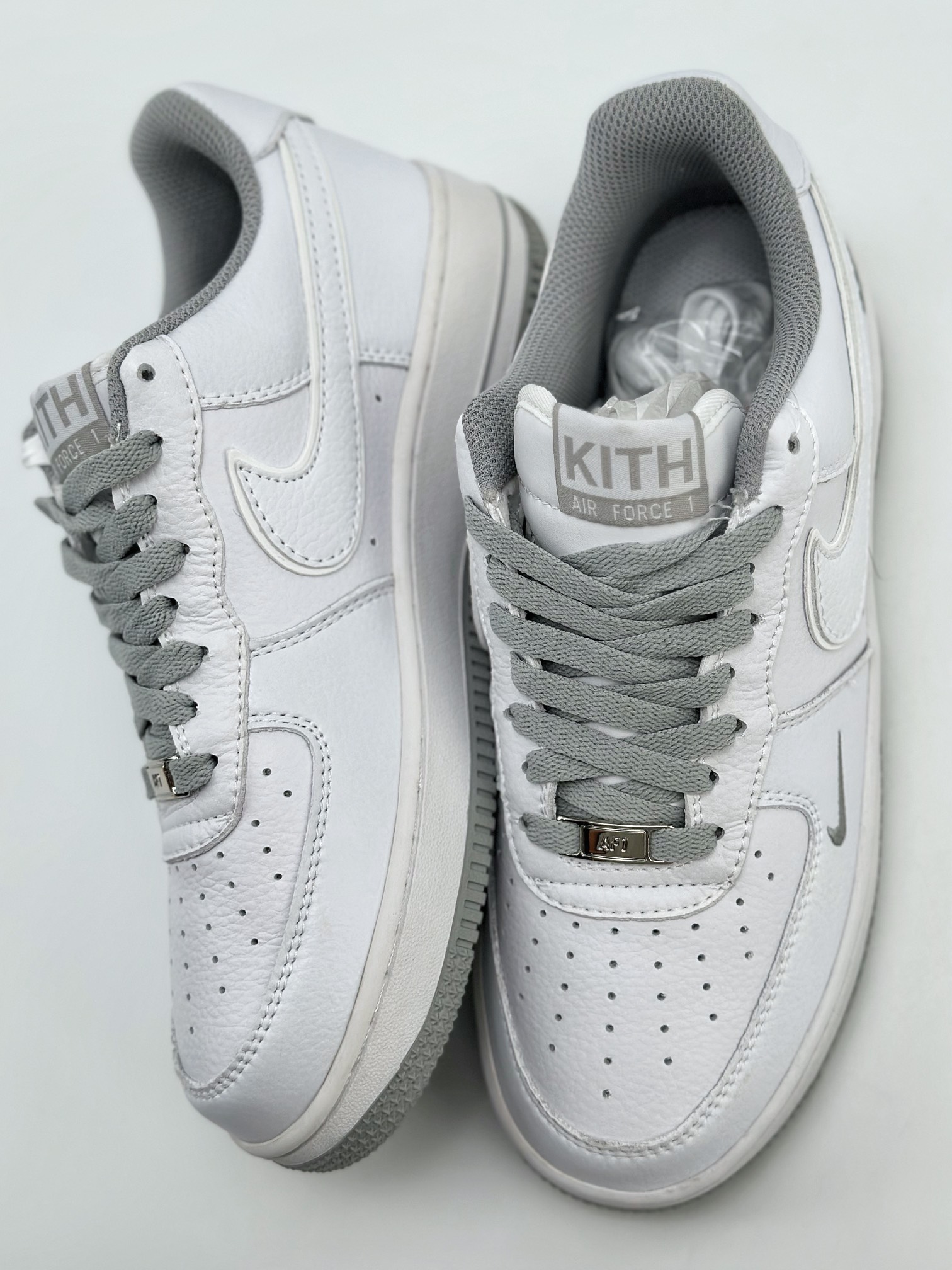 240 Nike Air Force 1 Low 07 x KITH 联名白灰 KT1659-009