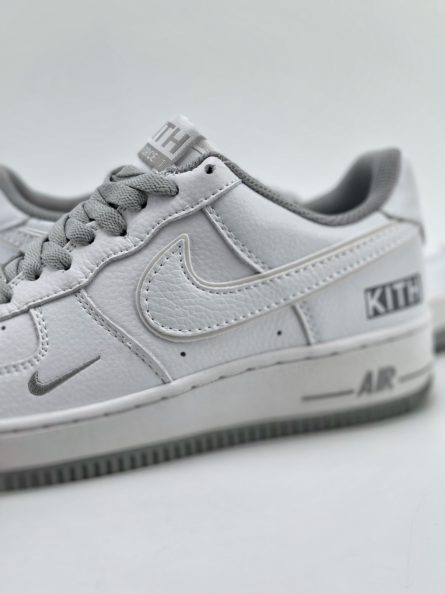 240 Nike Air Force 1 Low 07 x KITH 联名白灰 KT1659-009