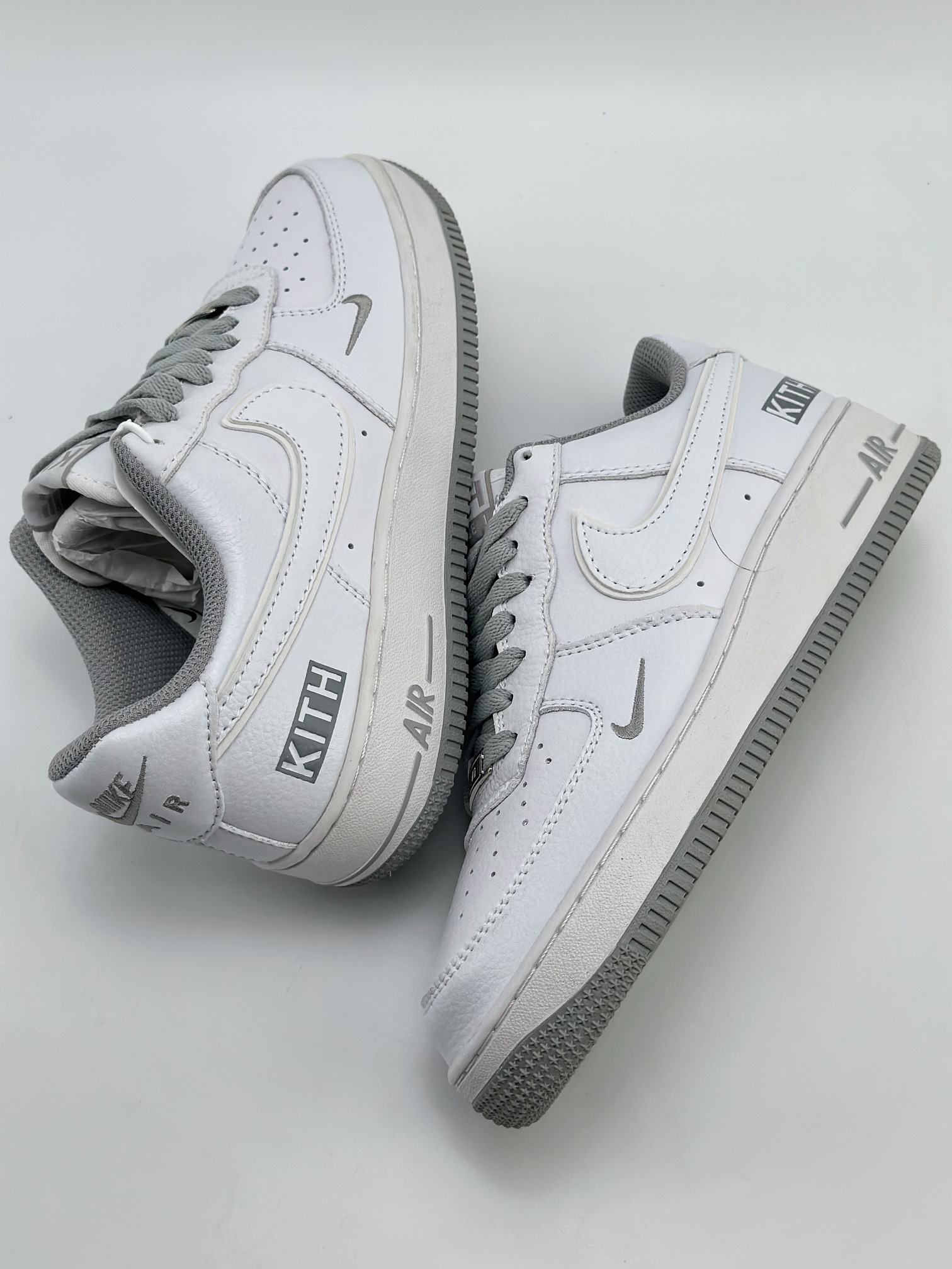 240 Nike Air Force 1 Low 07 x KITH 联名白灰 KT1659-009