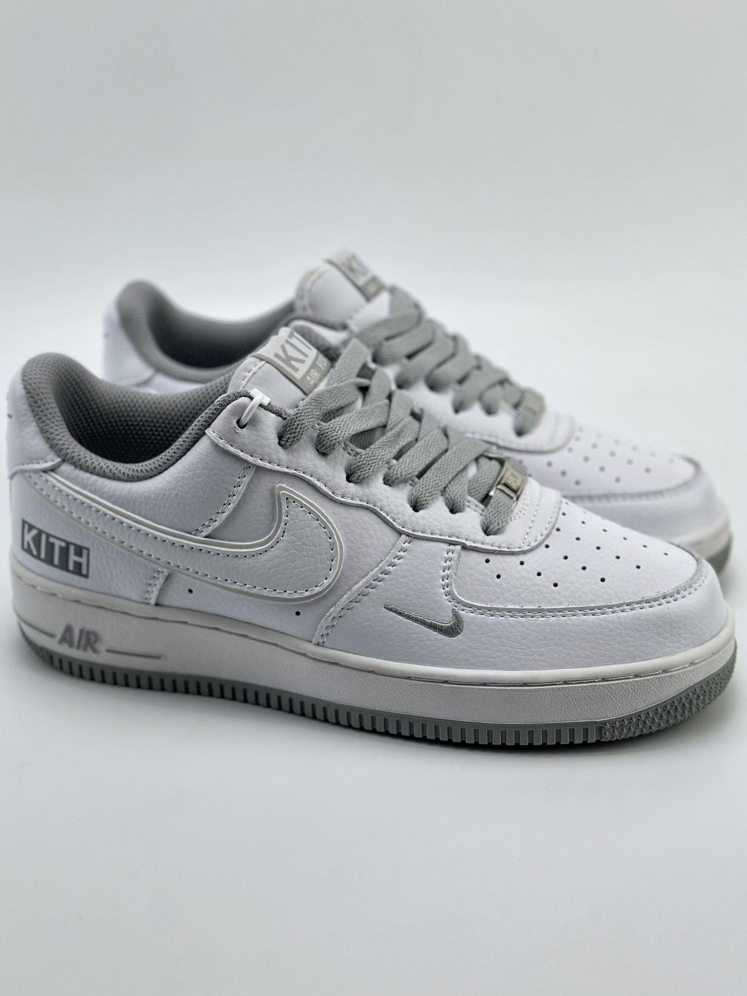 240 Nike Air Force 1 Low 07 x KITH 联名白灰 KT1659-009