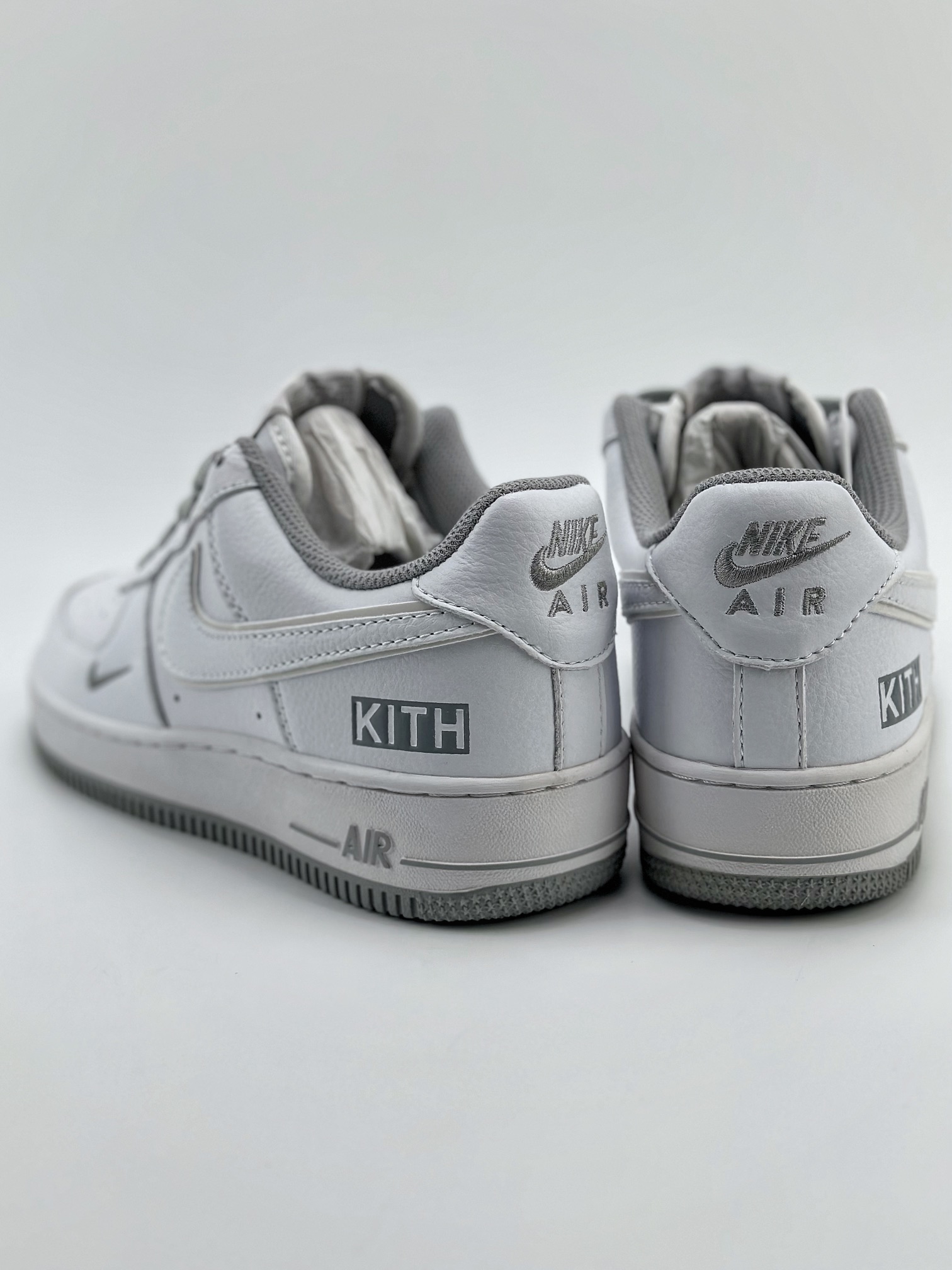 240 Nike Air Force 1 Low 07 x KITH 联名白灰 KT1659-009