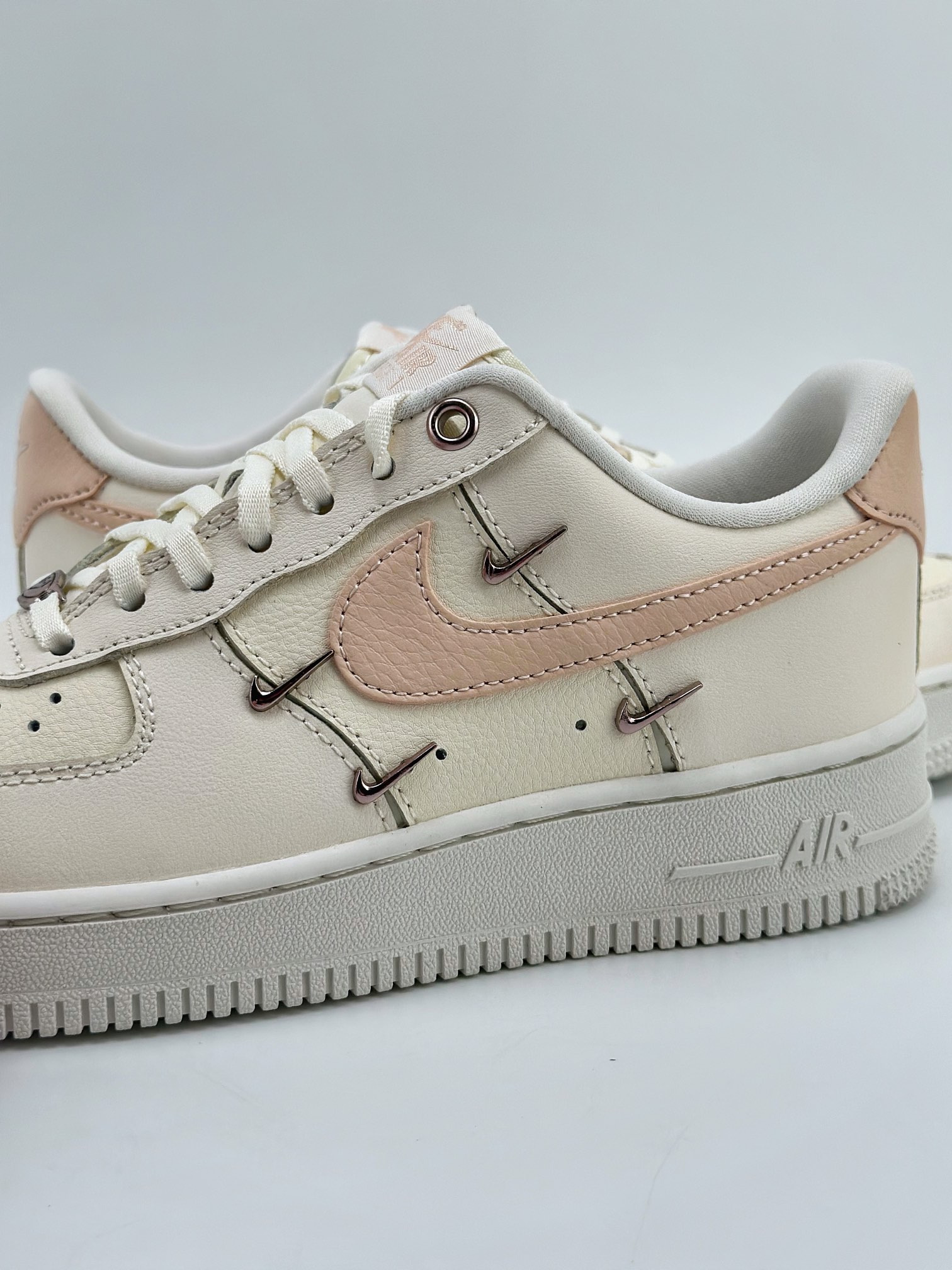 200 Nike Air Force 1 Low 07 白粉四勾 FV8110-181