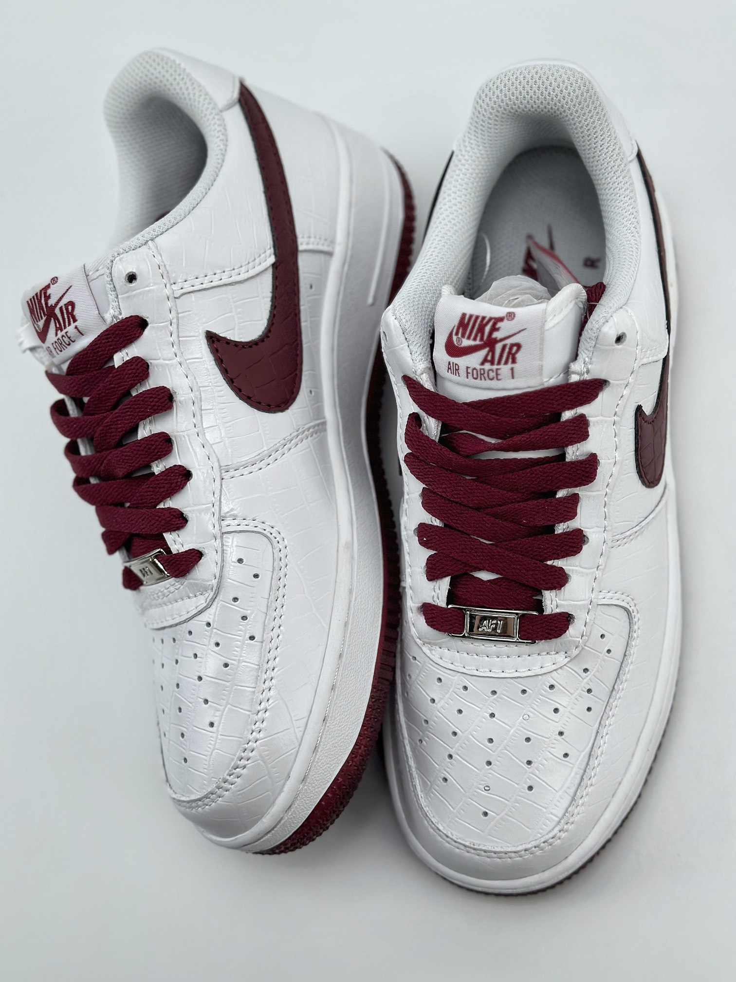 240 Nike Air Force 1 Low 07 白酒红鳄鱼裂纹 DD0614-335