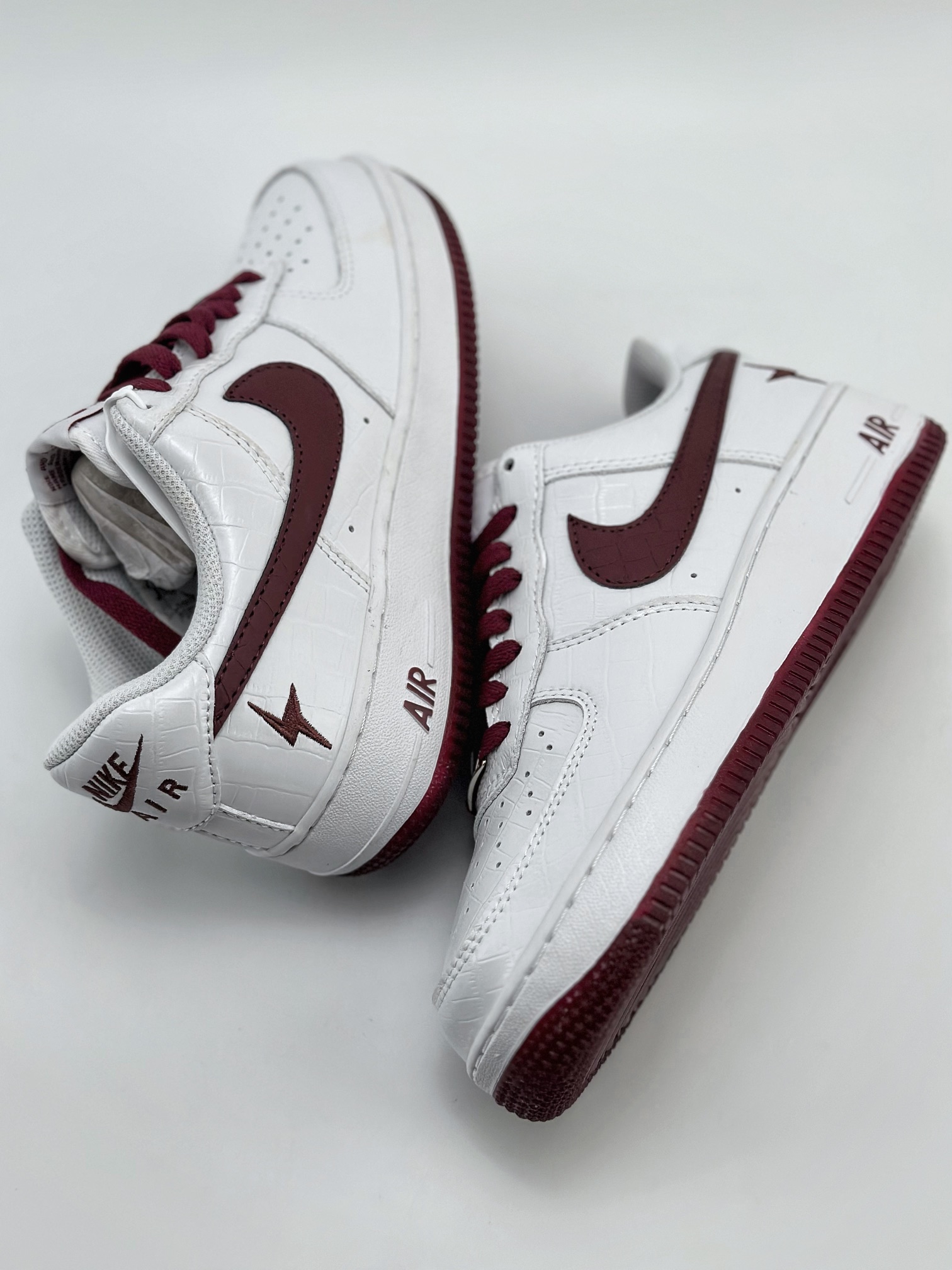 240 Nike Air Force 1 Low 07 白酒红鳄鱼裂纹 DD0614-335