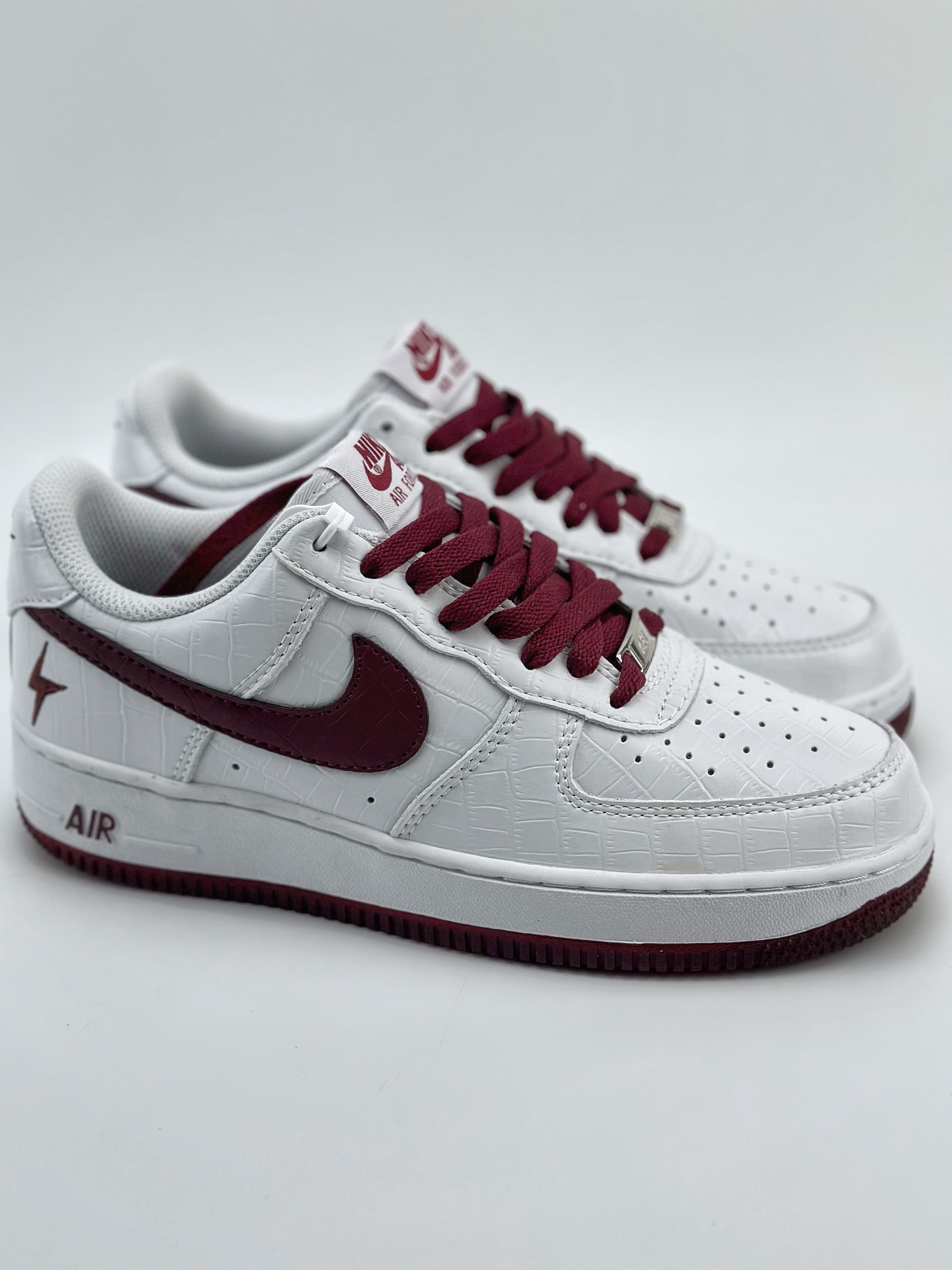 240 Nike Air Force 1 Low 07 白酒红鳄鱼裂纹 DD0614-335