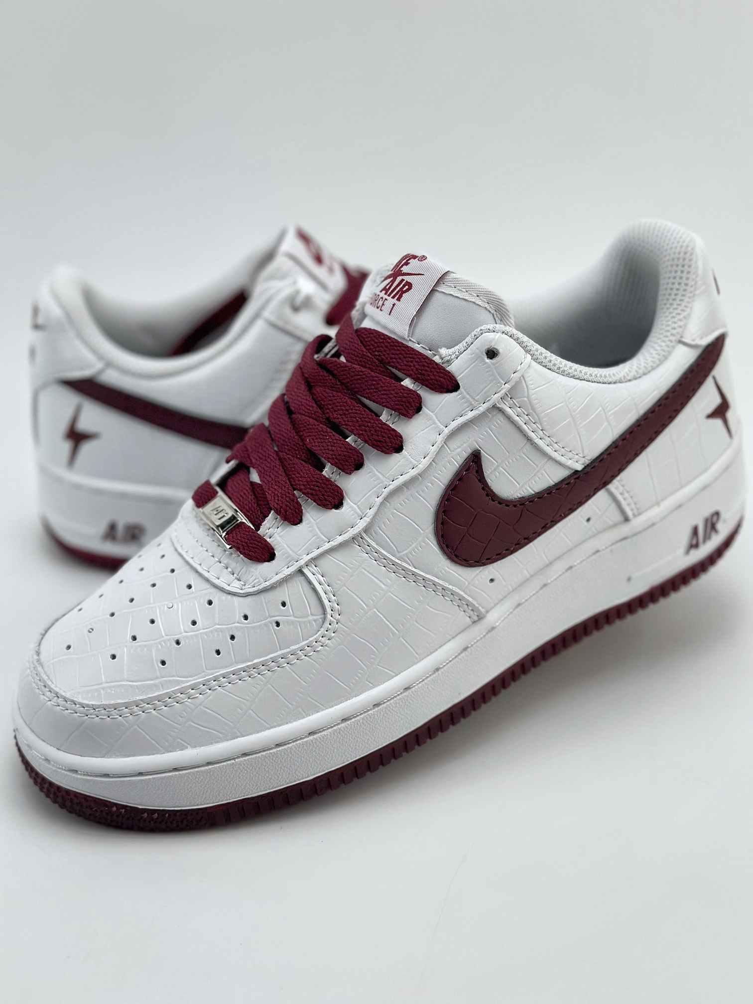 240 Nike Air Force 1 Low 07 白酒红鳄鱼裂纹 DD0614-335