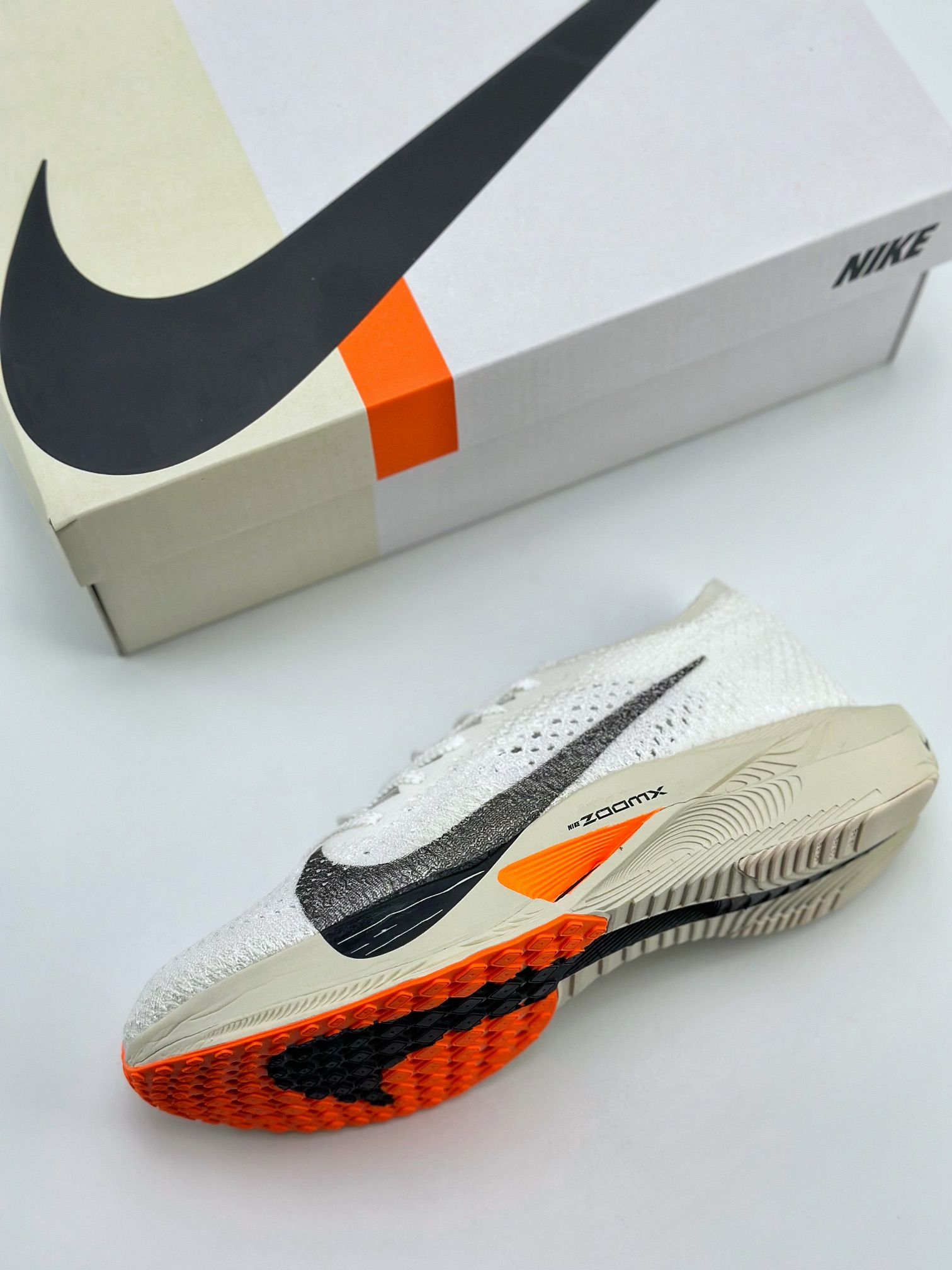 350 Nike ZoomX Vaporfly NEXT%3 减震马拉松跑步鞋 DX7957-100